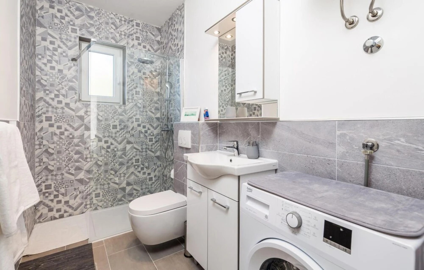 Beautiful Apartment in Sveti Juraj With Wifi and 2 Bedrooms