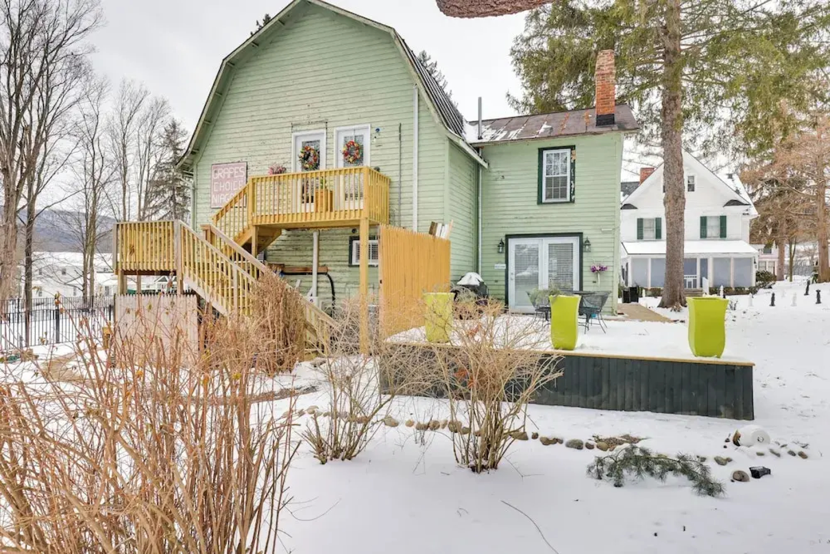 Walk to Eats: Mtn-view Hammondsport Hideaway!