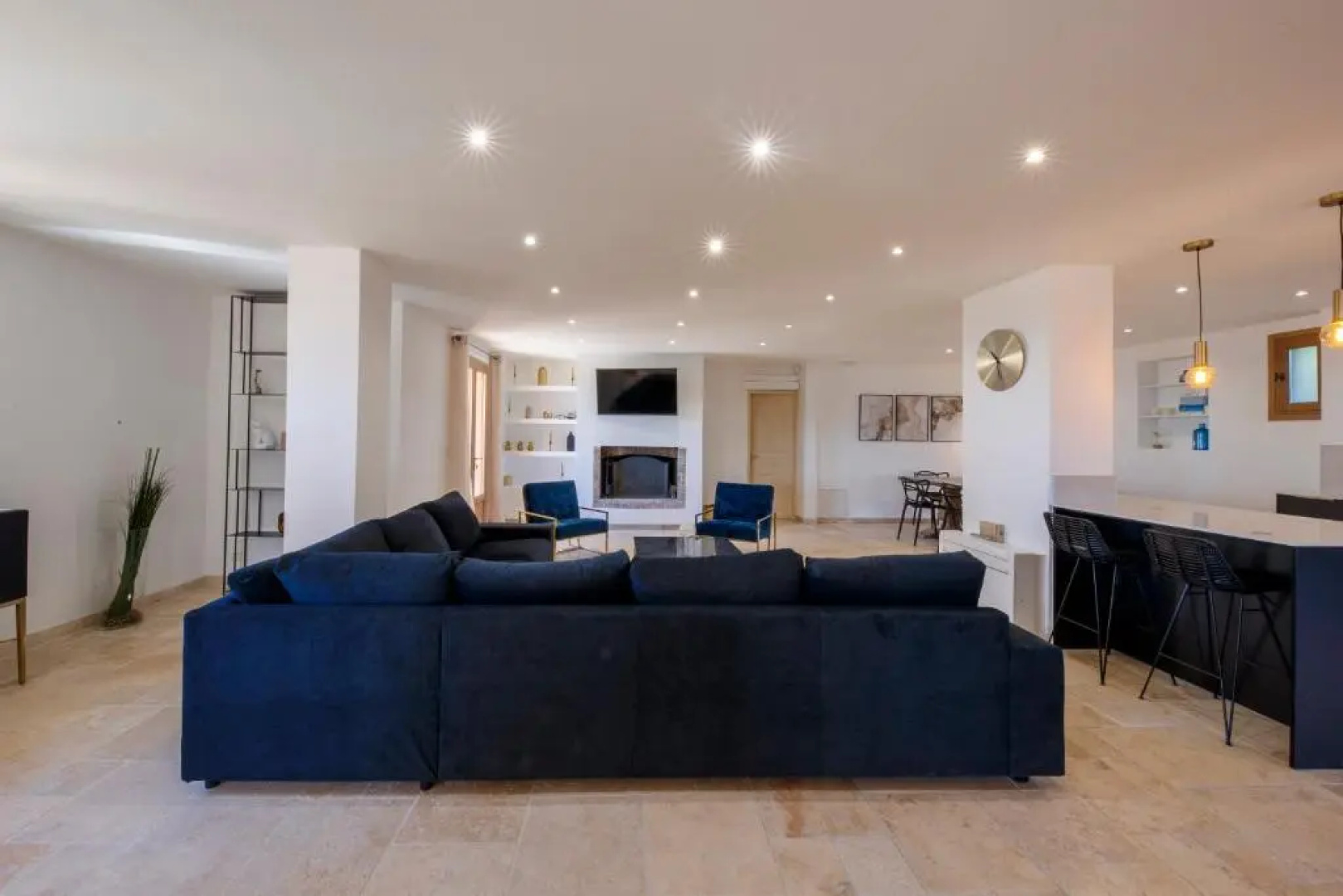 06T - Spacious villa with sea view- pool - jacuzzi-sauna
