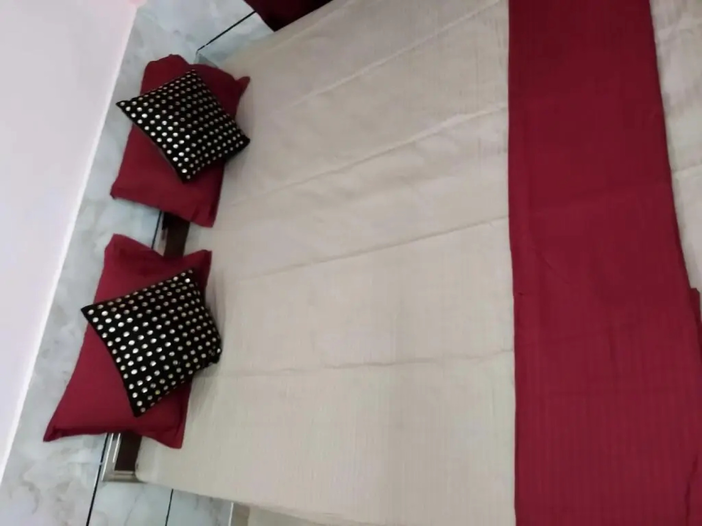 POP 85307 Hotel Four Seaons