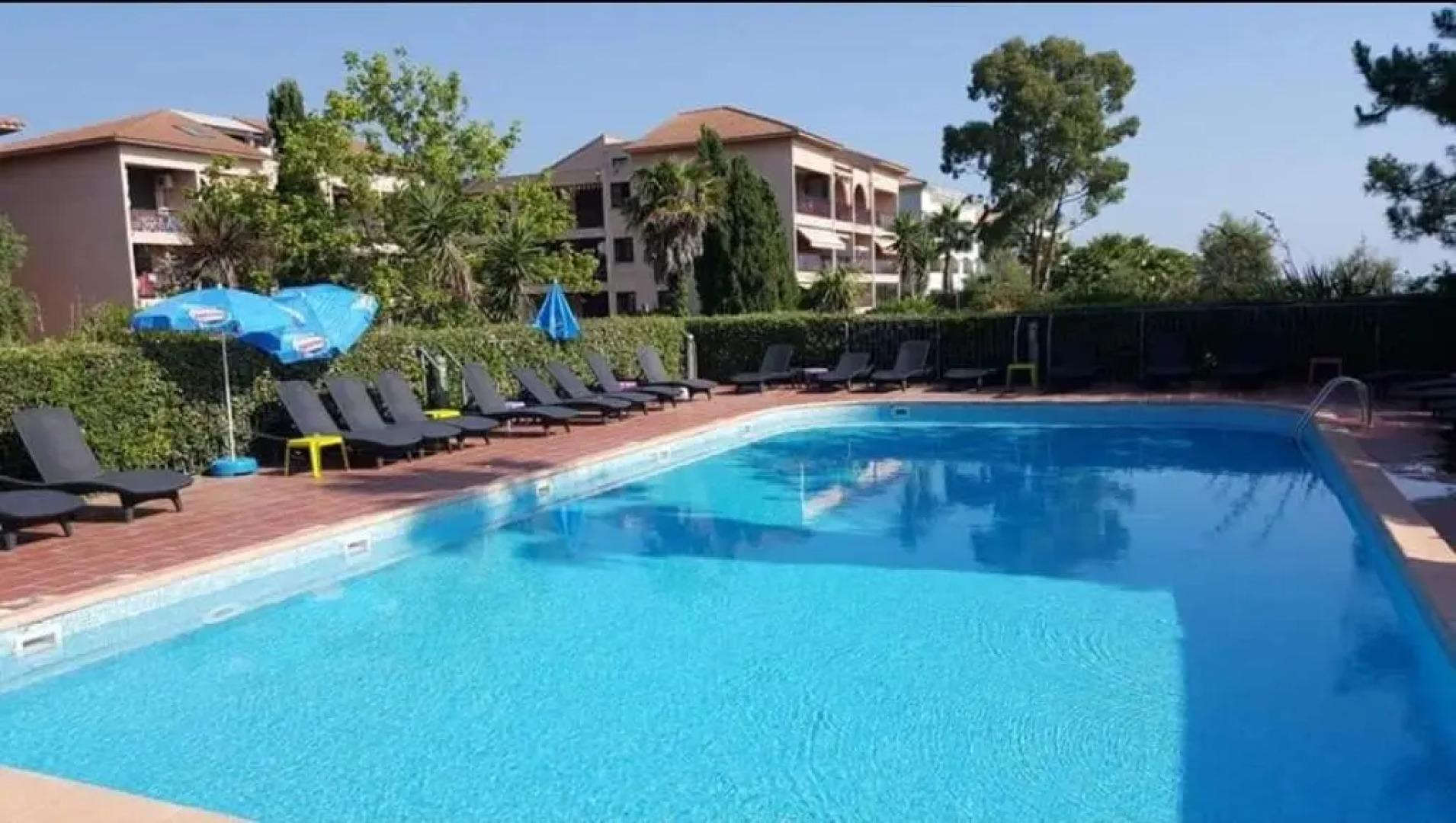 Studio Dans Résidence De Tourisme