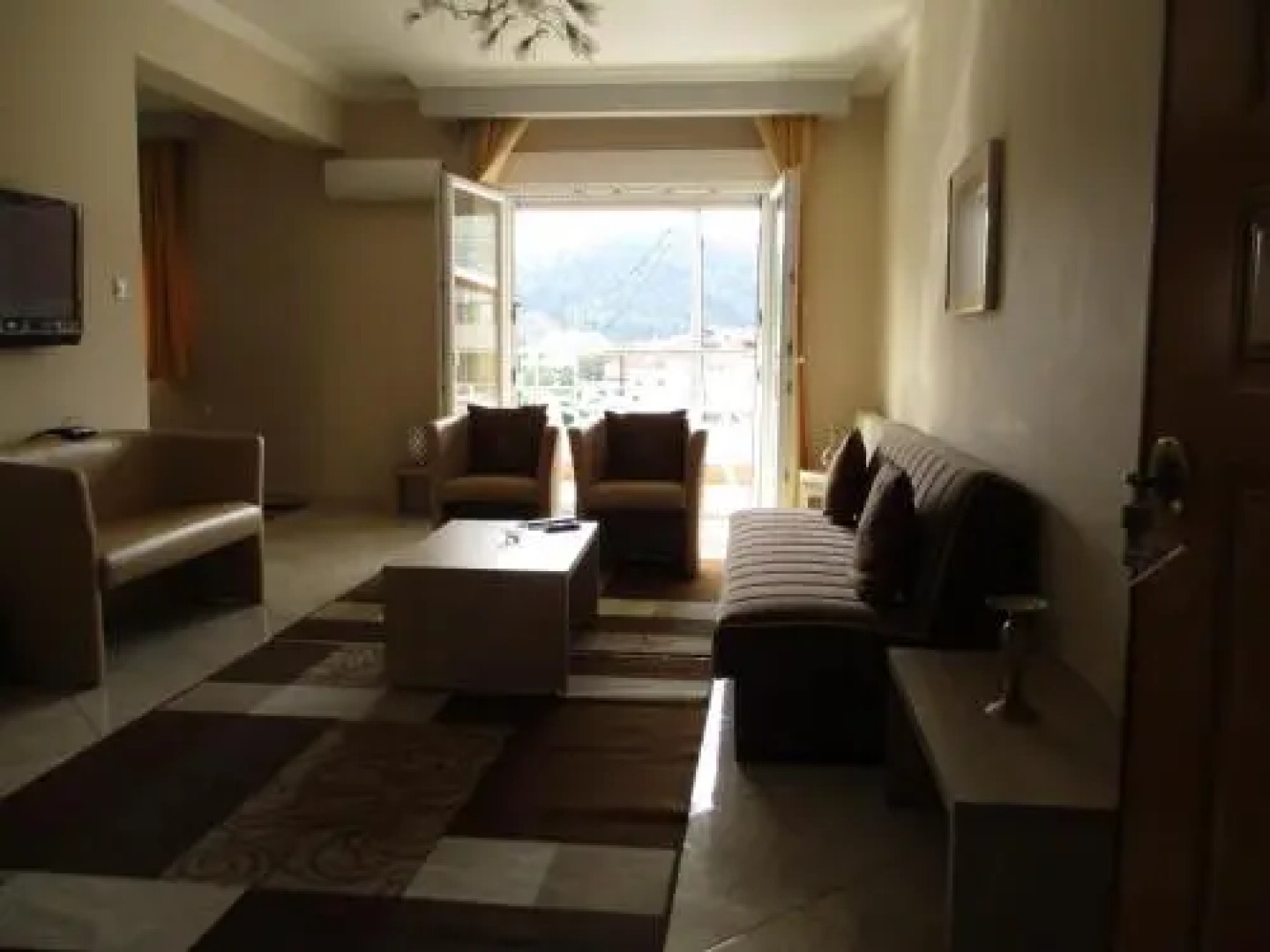 Kyknos De Luxe Suites & Rooms