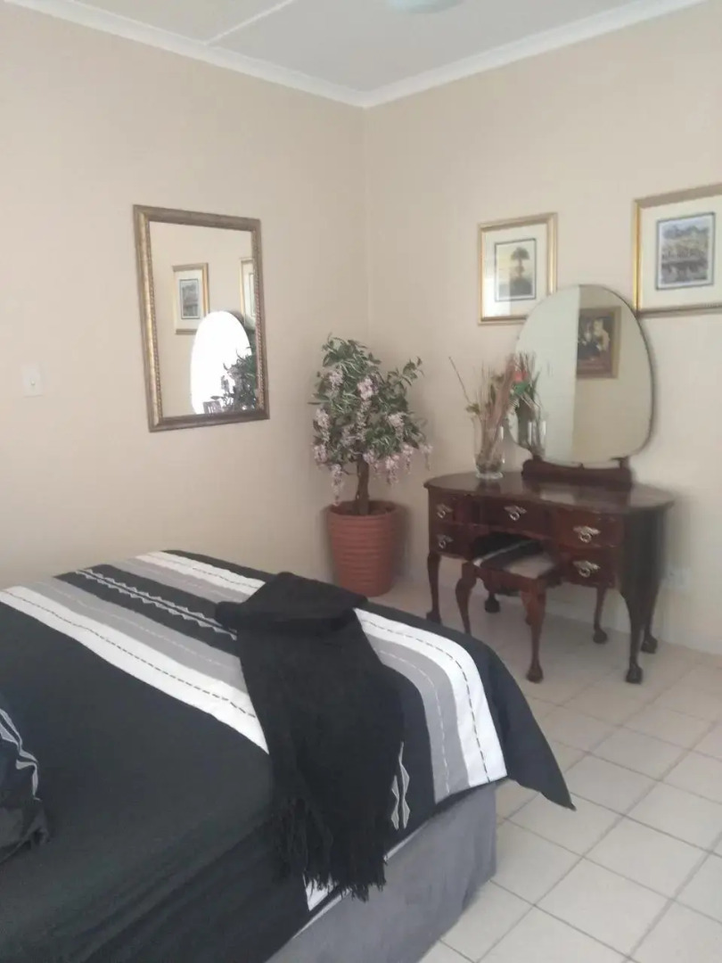 Henry's House on Sea