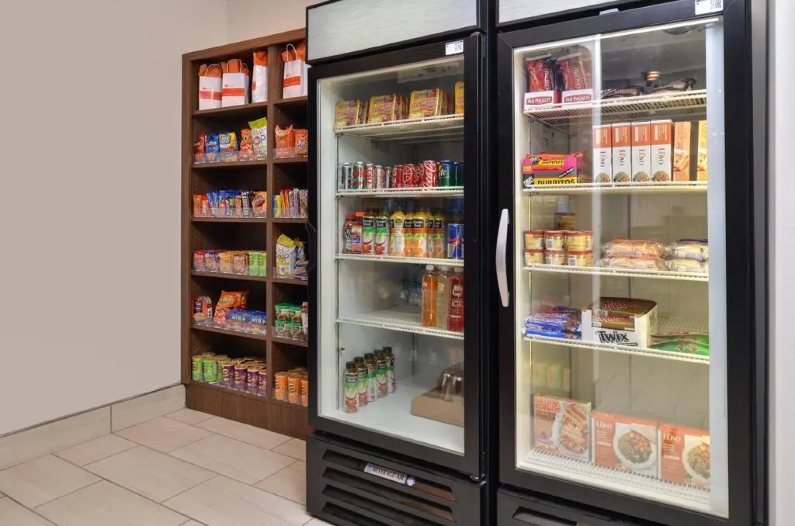 Holiday Inn Express & Suites Farmington Hills - Detroit by IHG