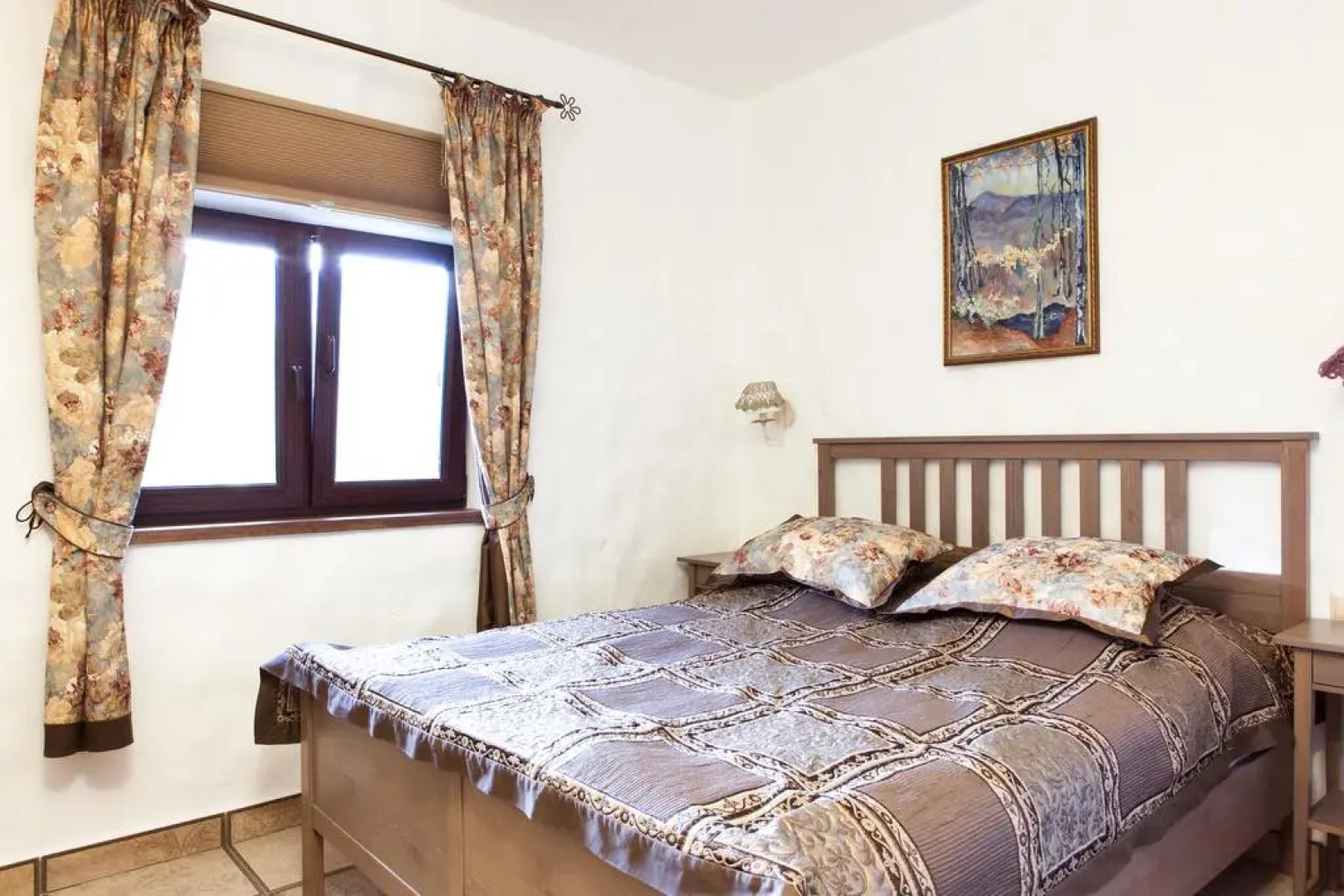 Gostevoy Dvor Dvenadtsat Mesyatsev