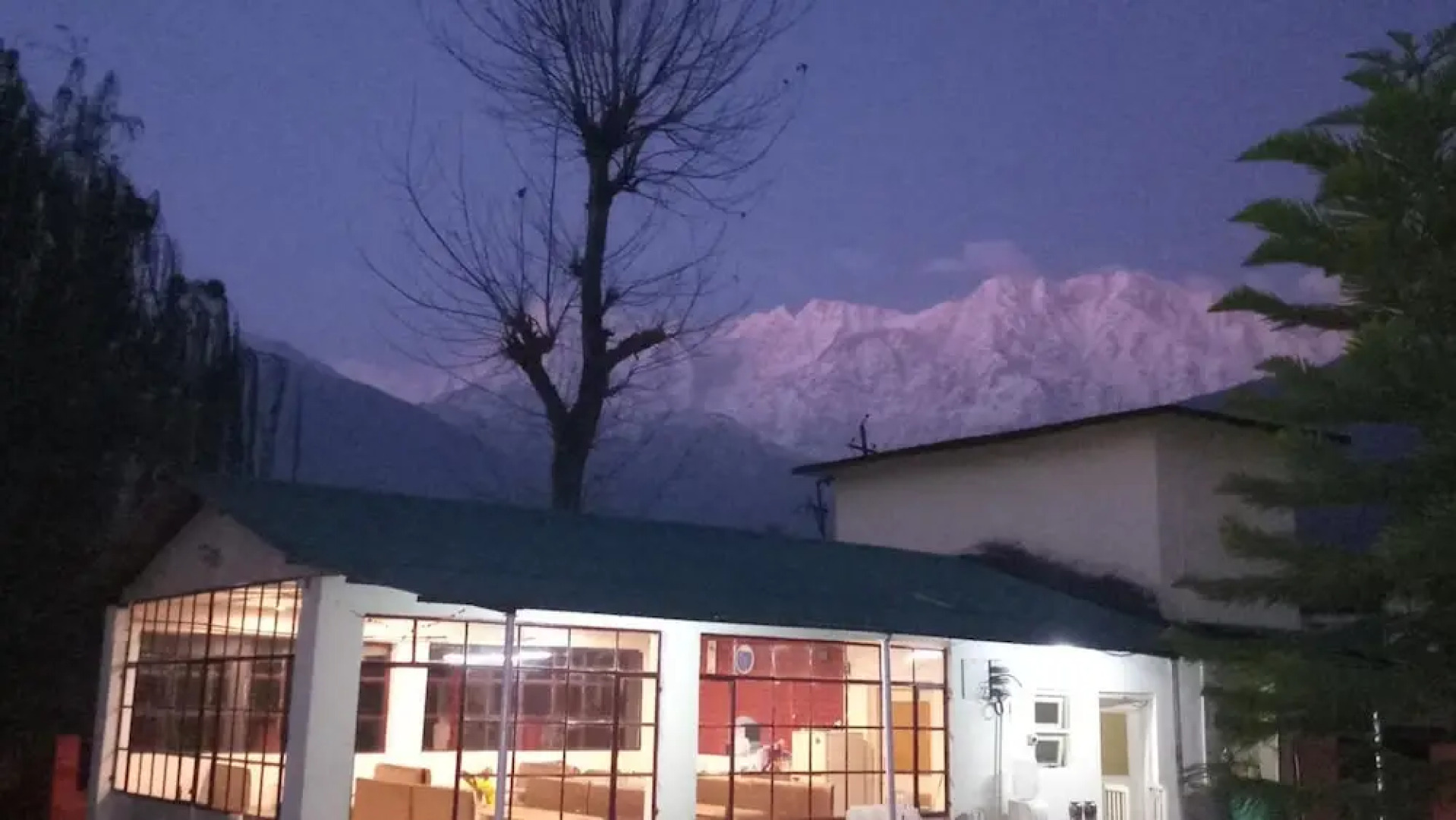 Pops Hotel and Restaurant