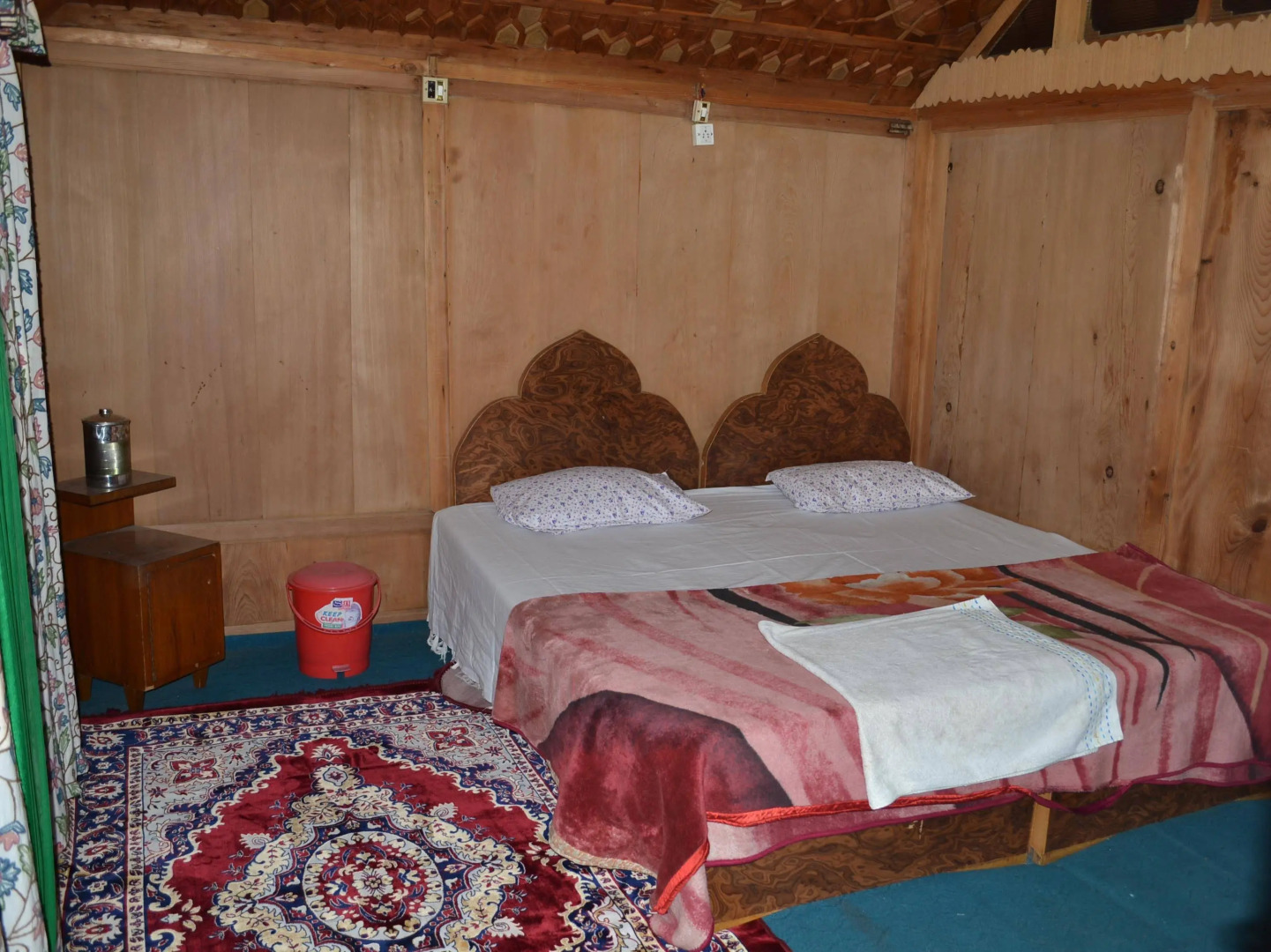 Houseboat Switzerland