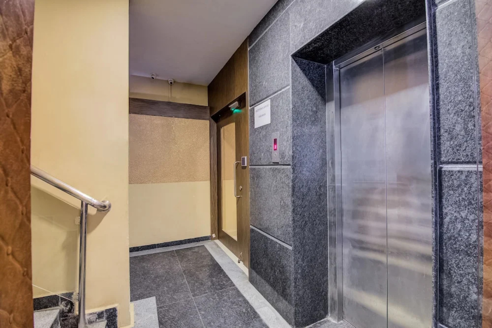 OYO 19023 Helican Tradition