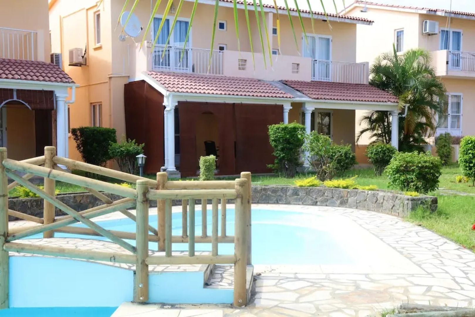 House with 2 Bedrooms in Grand Gaube, with Pool Access, Terrace And Wifi