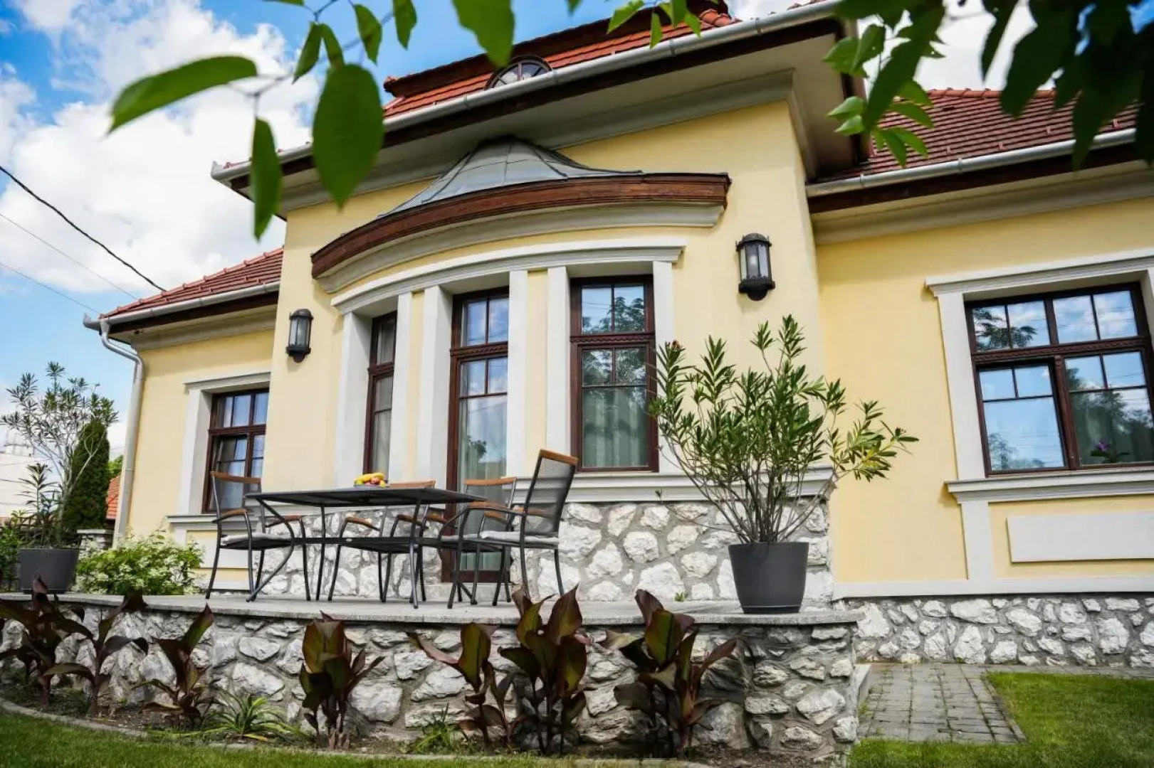 Varkert Deluxe Apartmanhaz