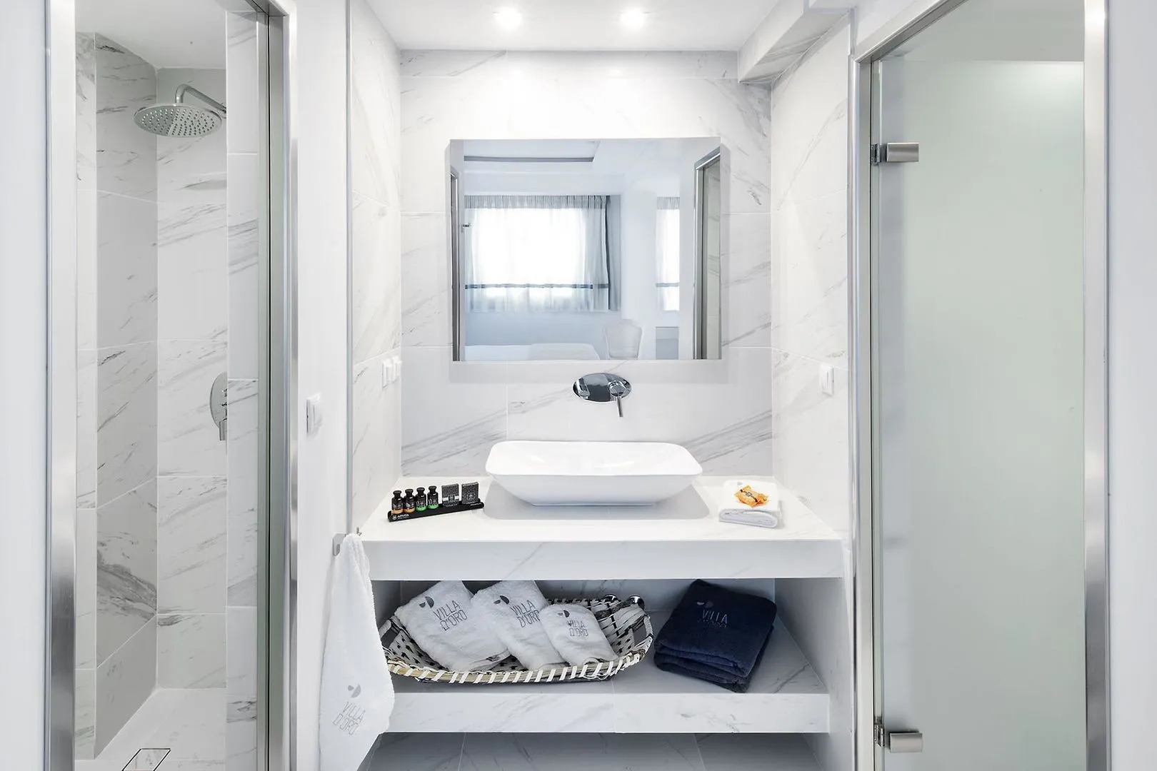 Villa D'Oro - Luxury Villas & Suites