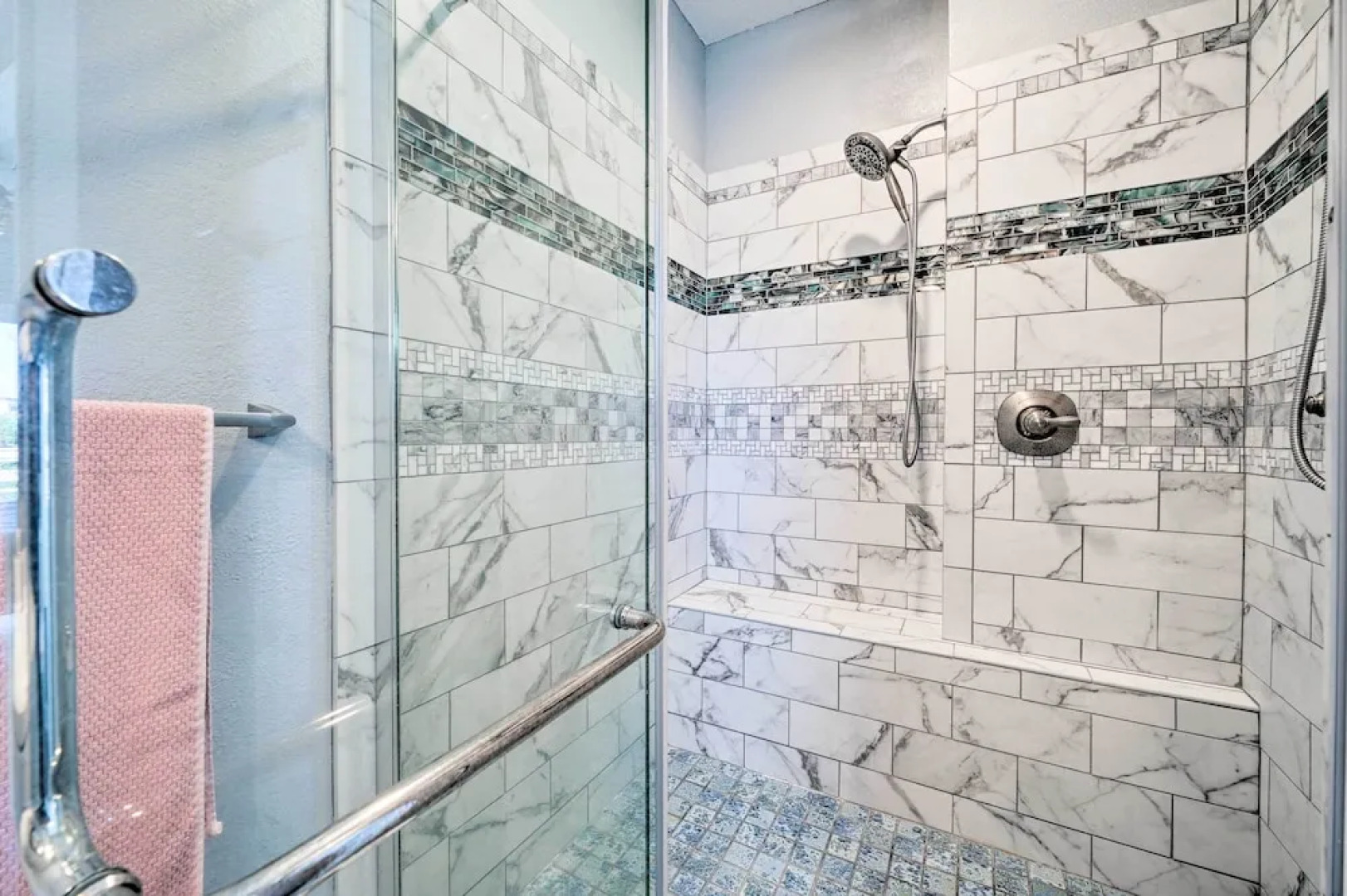 Spacious North Topsail Family Home With 2 Decks