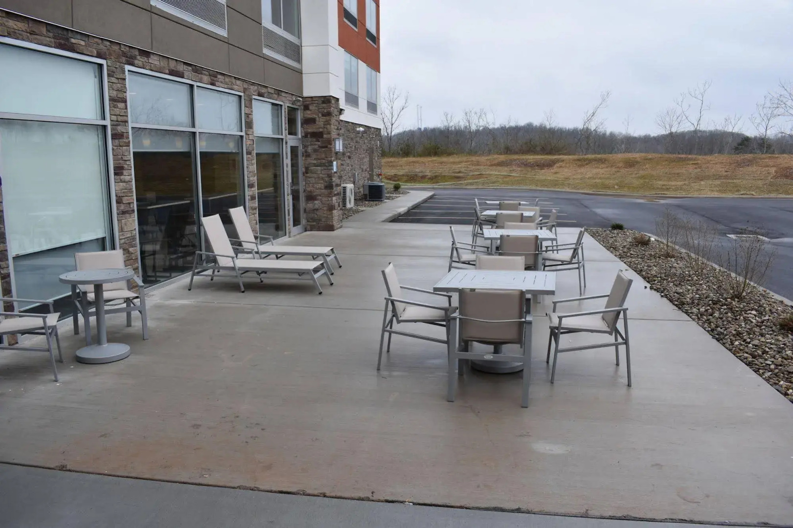 Holiday Inn Express & Suites Parkersburg East by IHG