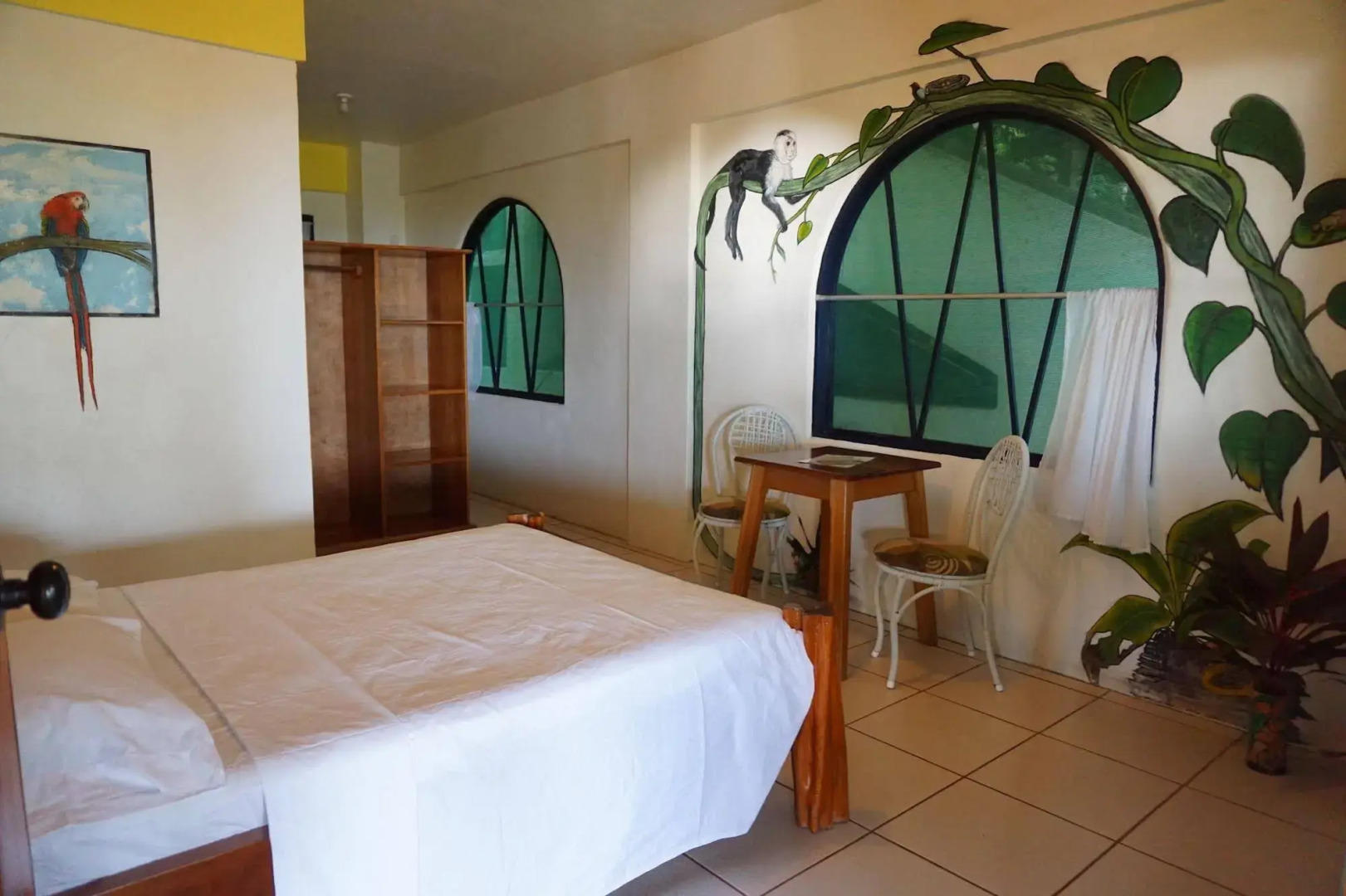 The Lookout Inn Lodge