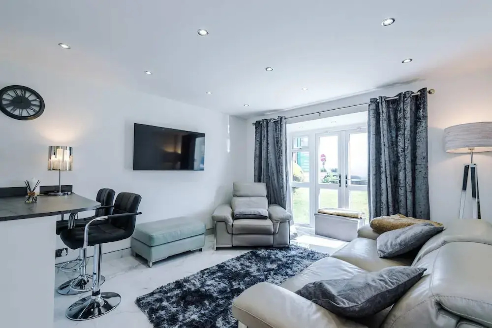 Modern 1BR Apartment in Whitefield