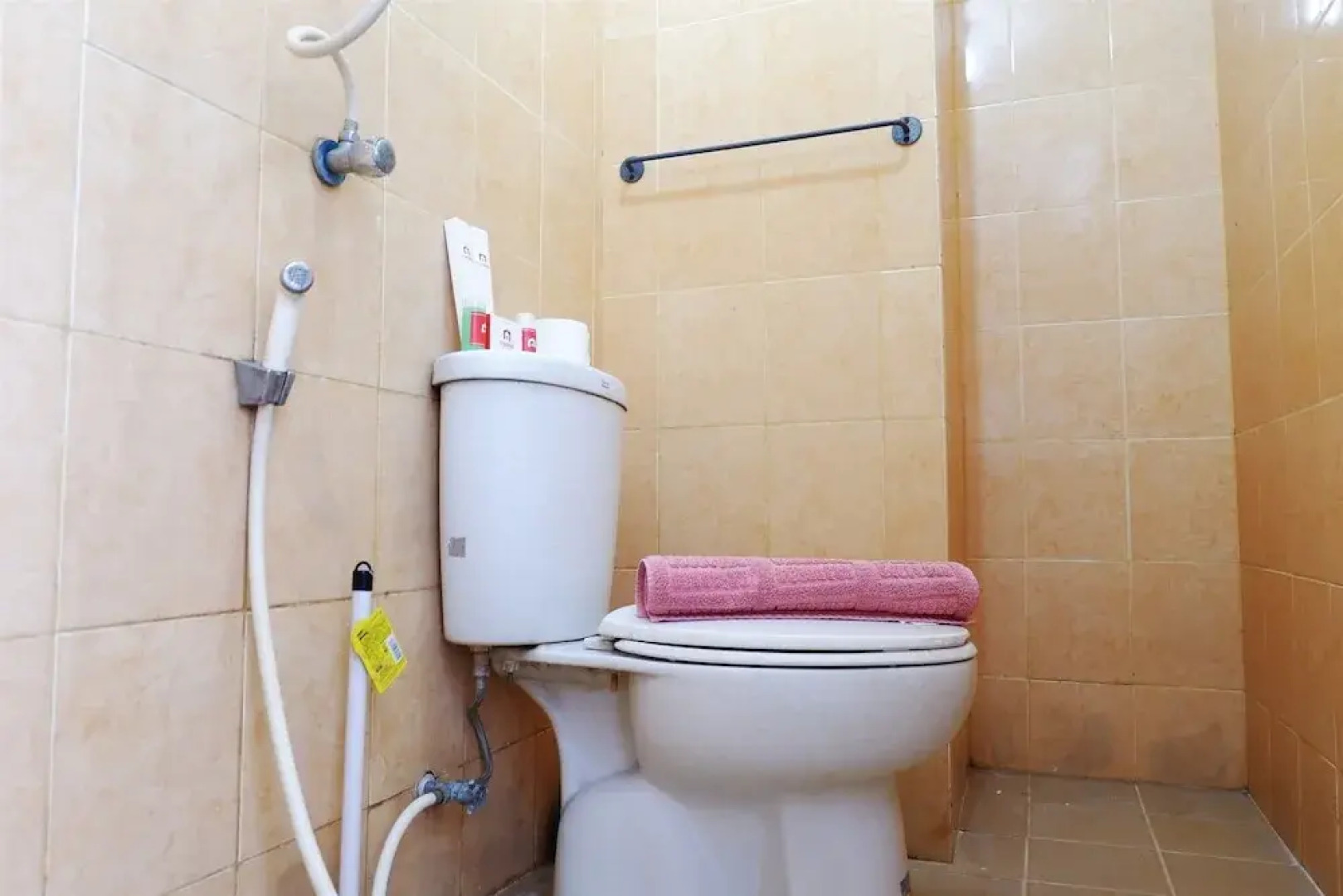 Spacious 2Br Paragon Village Apartment Near Supermall Karawaci