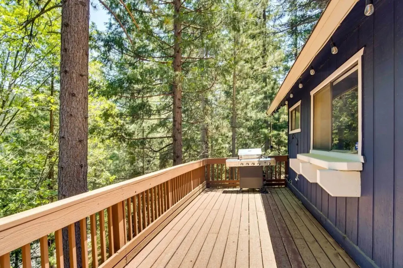 Twin Peaks Cabin < 4 Mi to Lake Arrowhead!