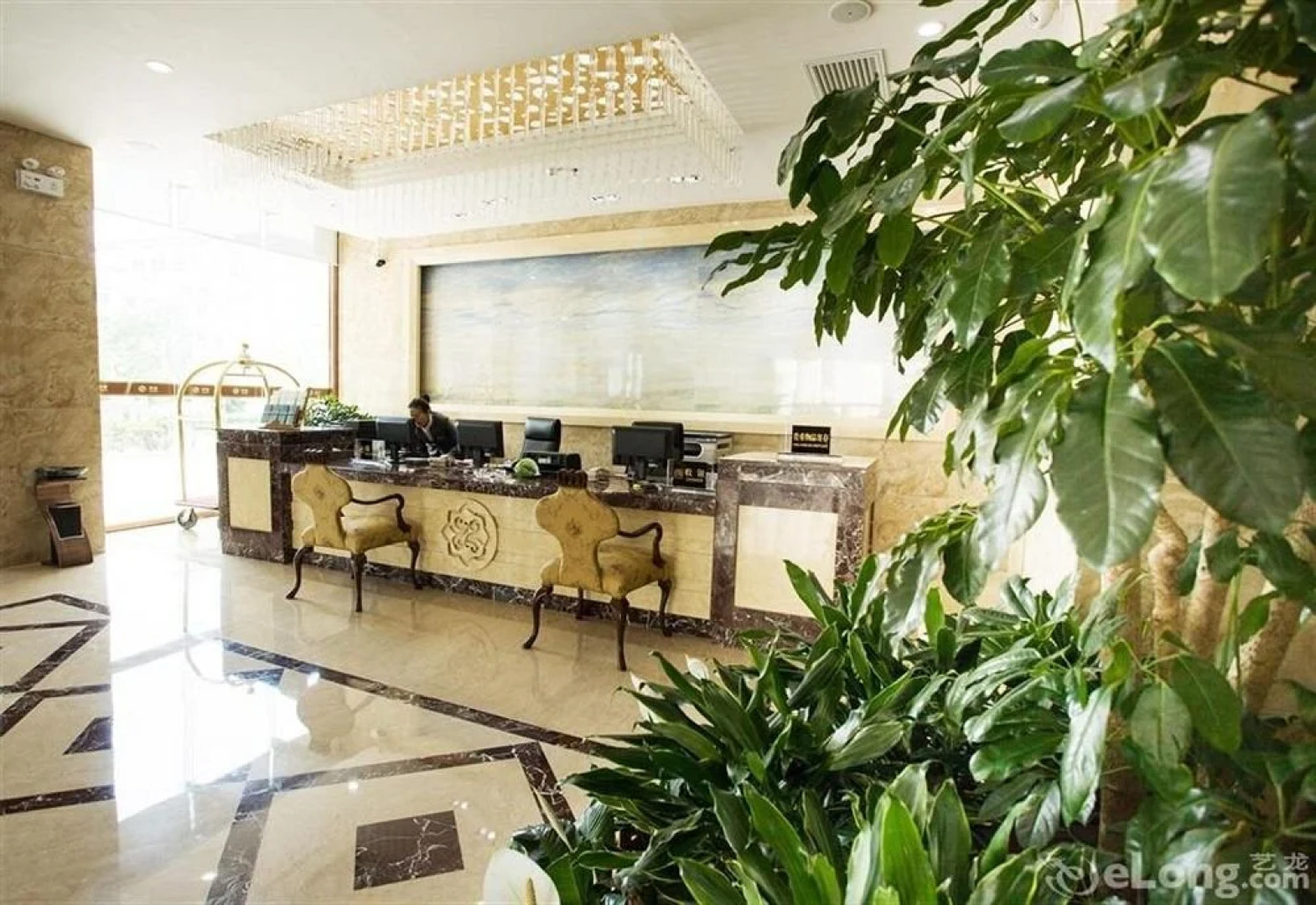 Weihai Xiangquan Business Hotel