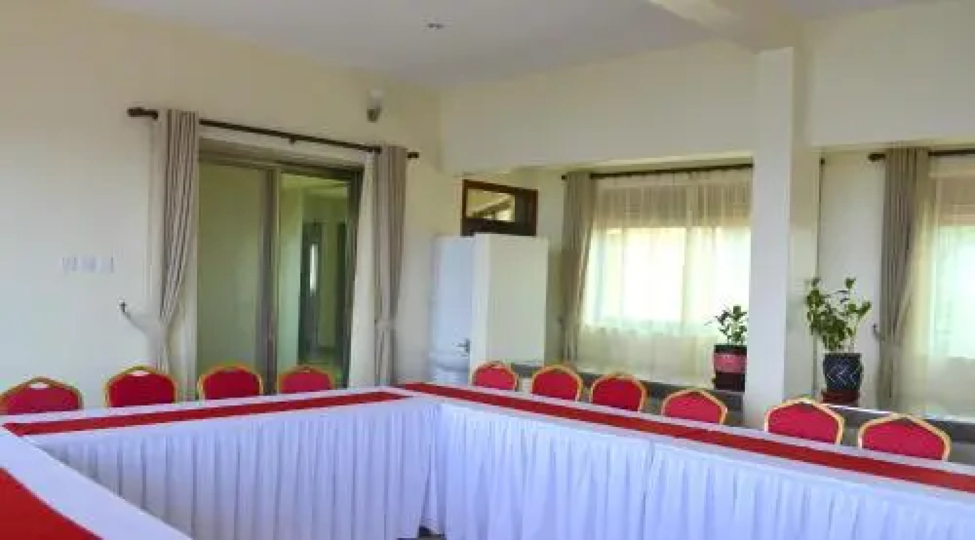 Petit Saigon Beach Hotel