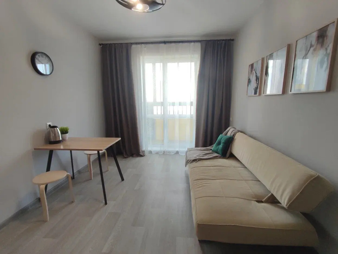 Атмосфера на Улице Карпинского 50