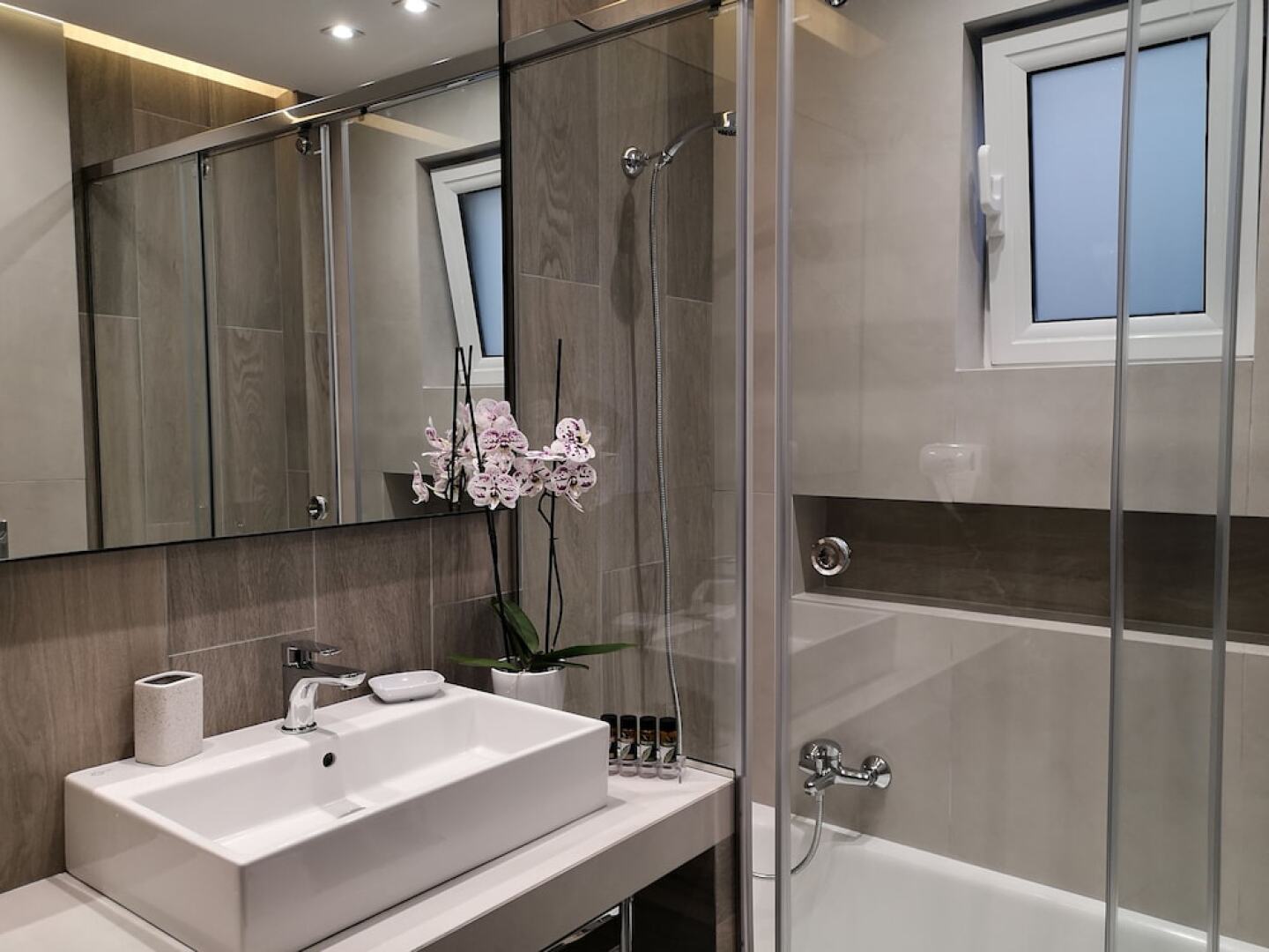 Andrews Luxury Residence