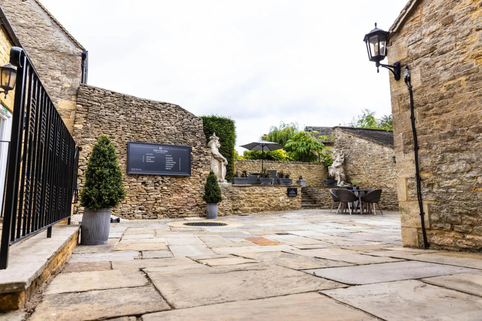 Serviced Guest ApartSuites The Unicorn