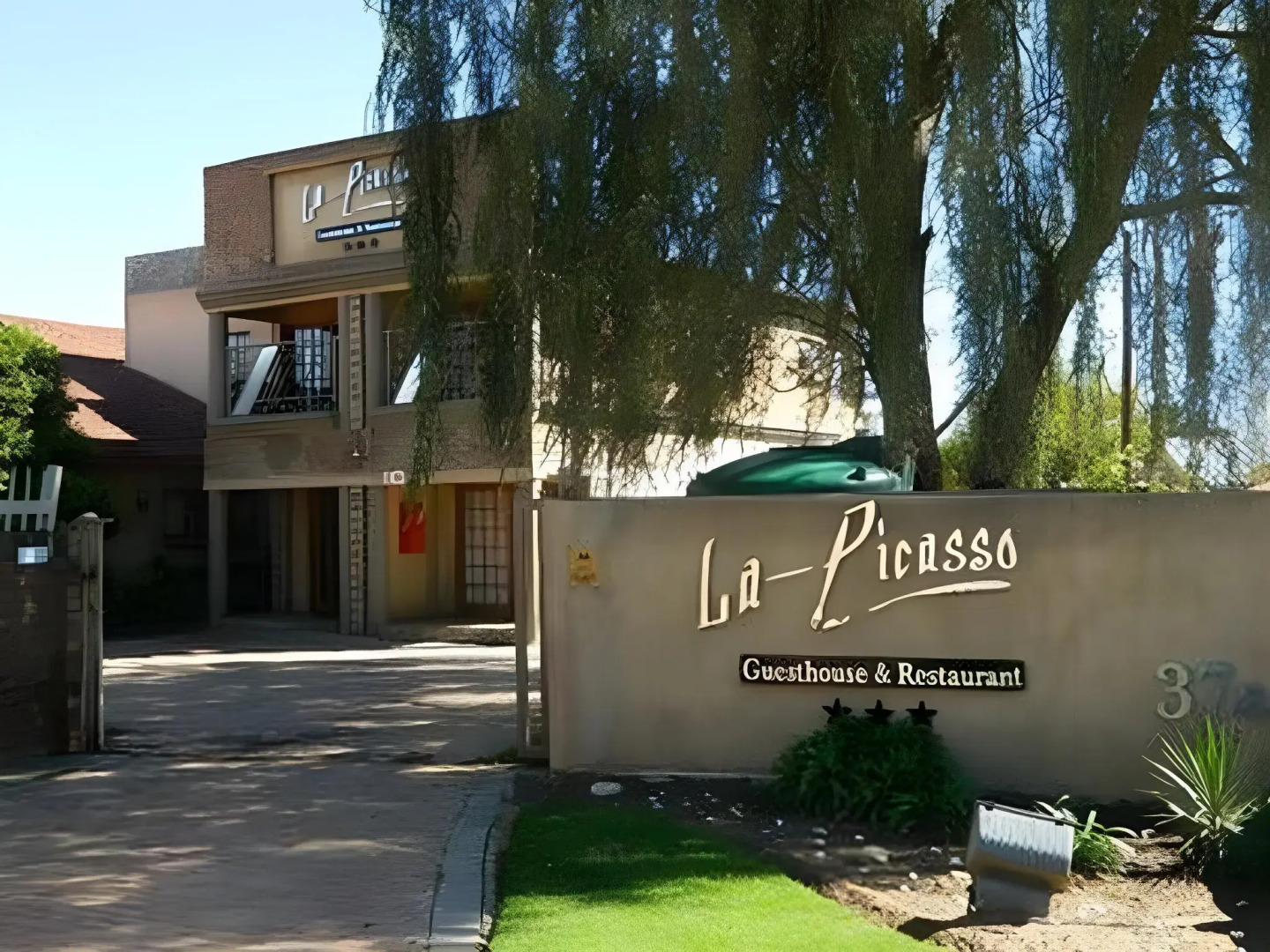 La Picasso Guesthouse
