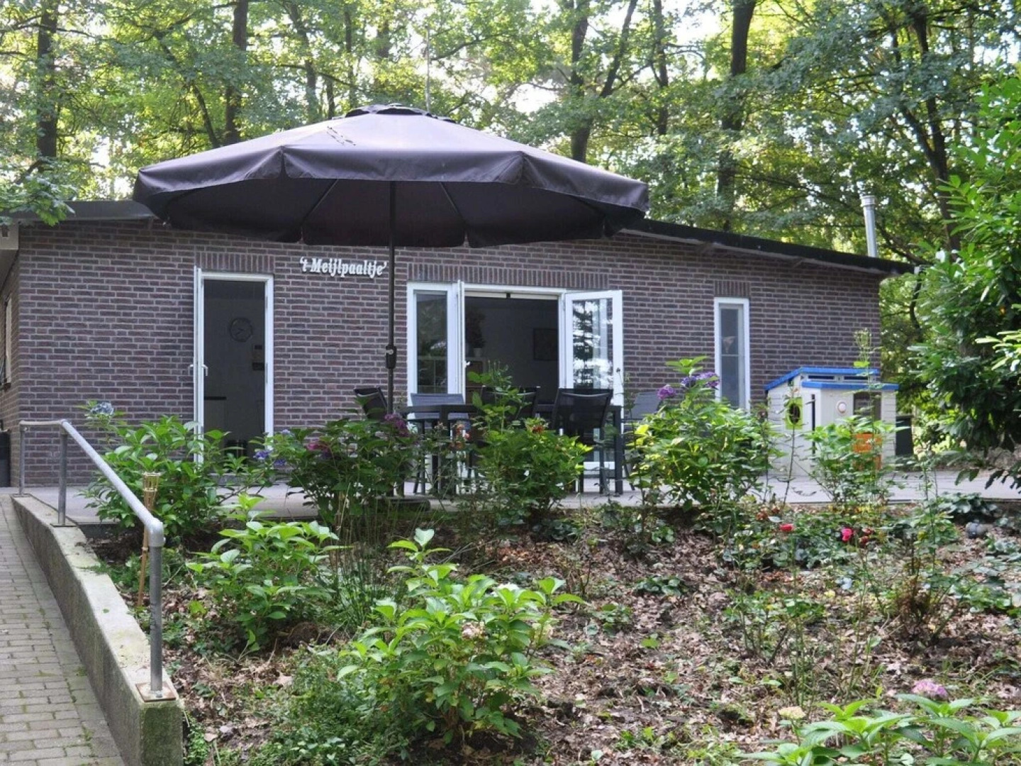 Cottage in Leenderstrijp Near Nature Reserve