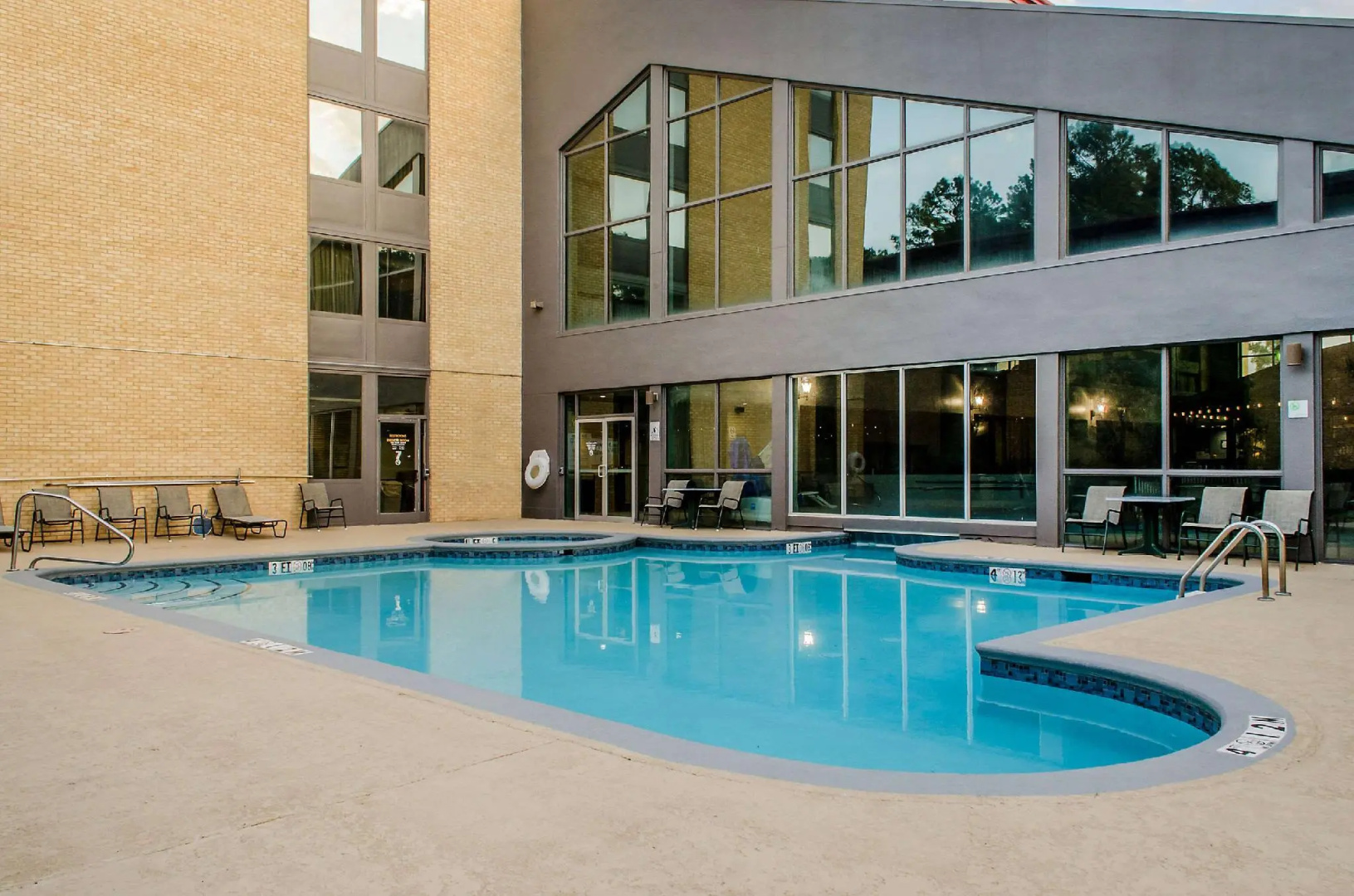 Ramada by Wyndham Shreveport Airport