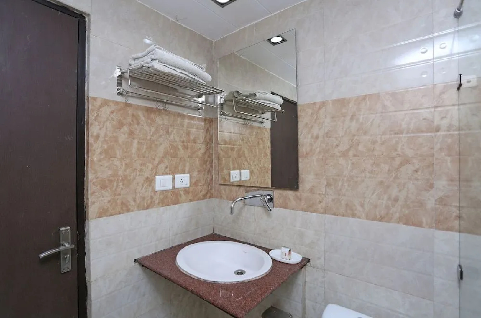 OYO 4926 Hotel Le central