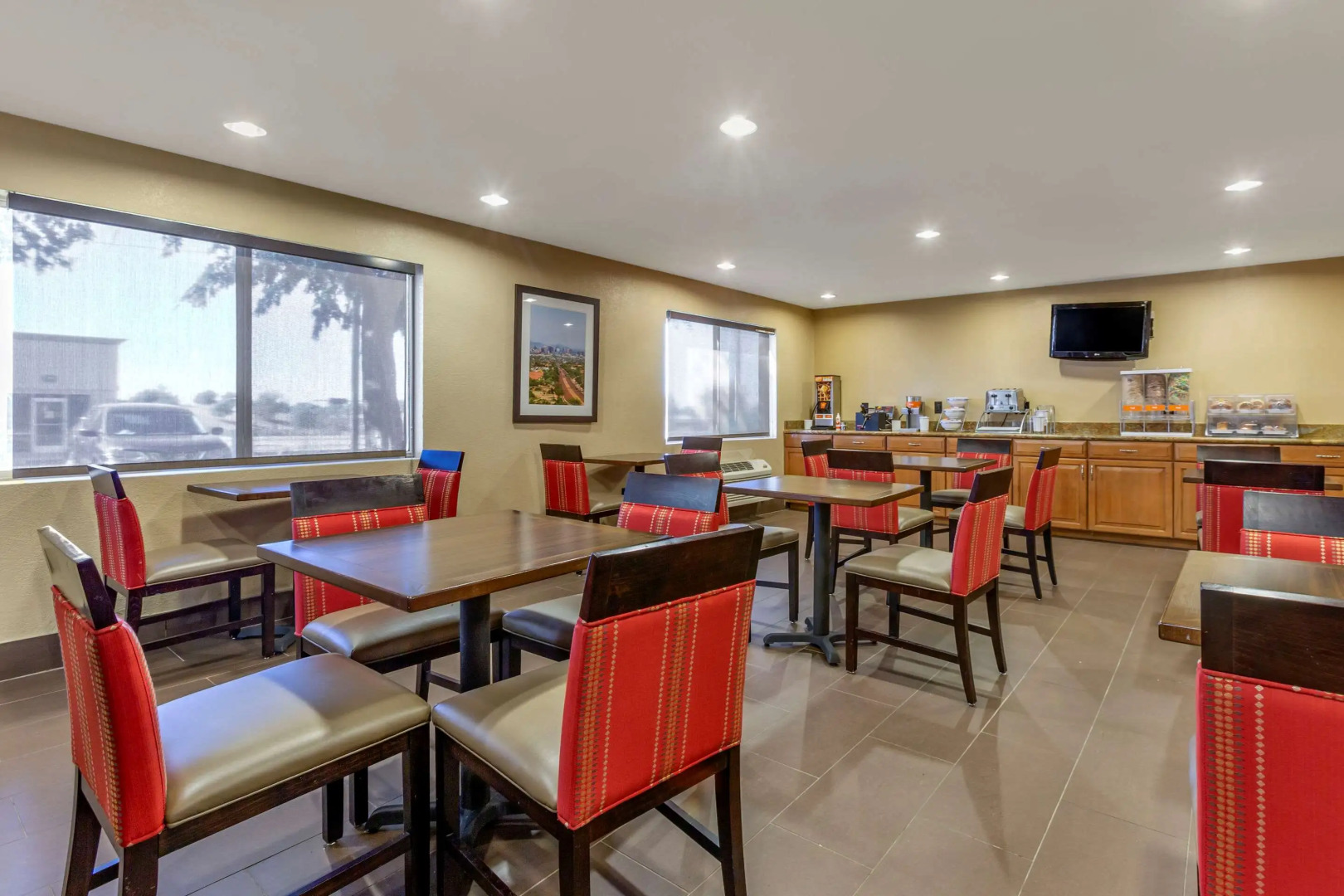 Comfort Inn & Suites Phoenix North / Deer Valley