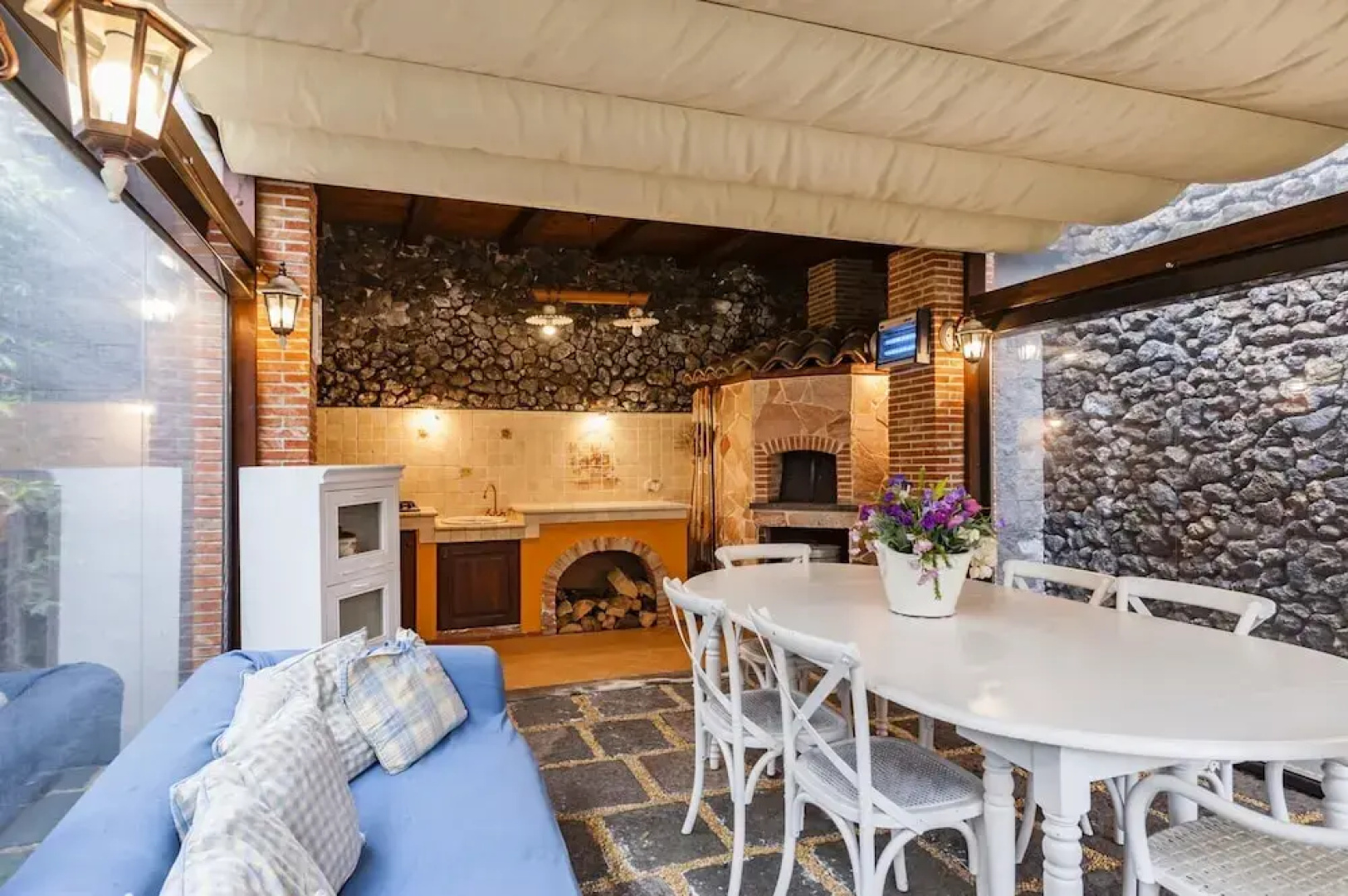 Papavero Rosso - Villa at the Foot of Mount Etna With Private Pool