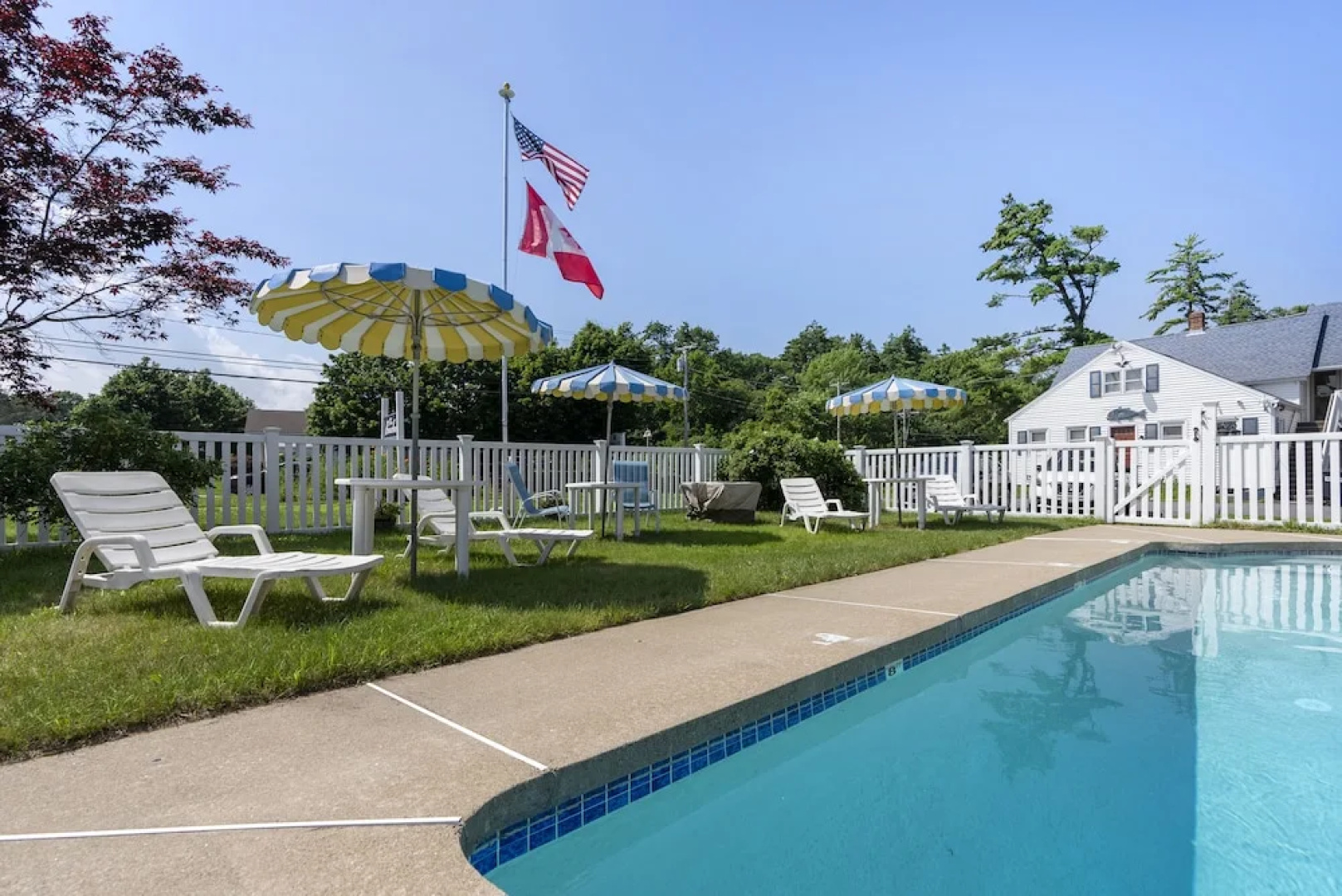 The Beaches Motel and Cottages