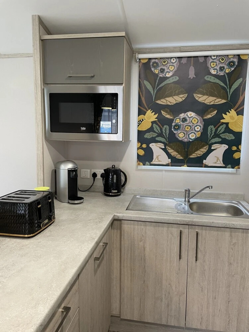 2 bed Caravan With Hot Tub Located in Percy Wood