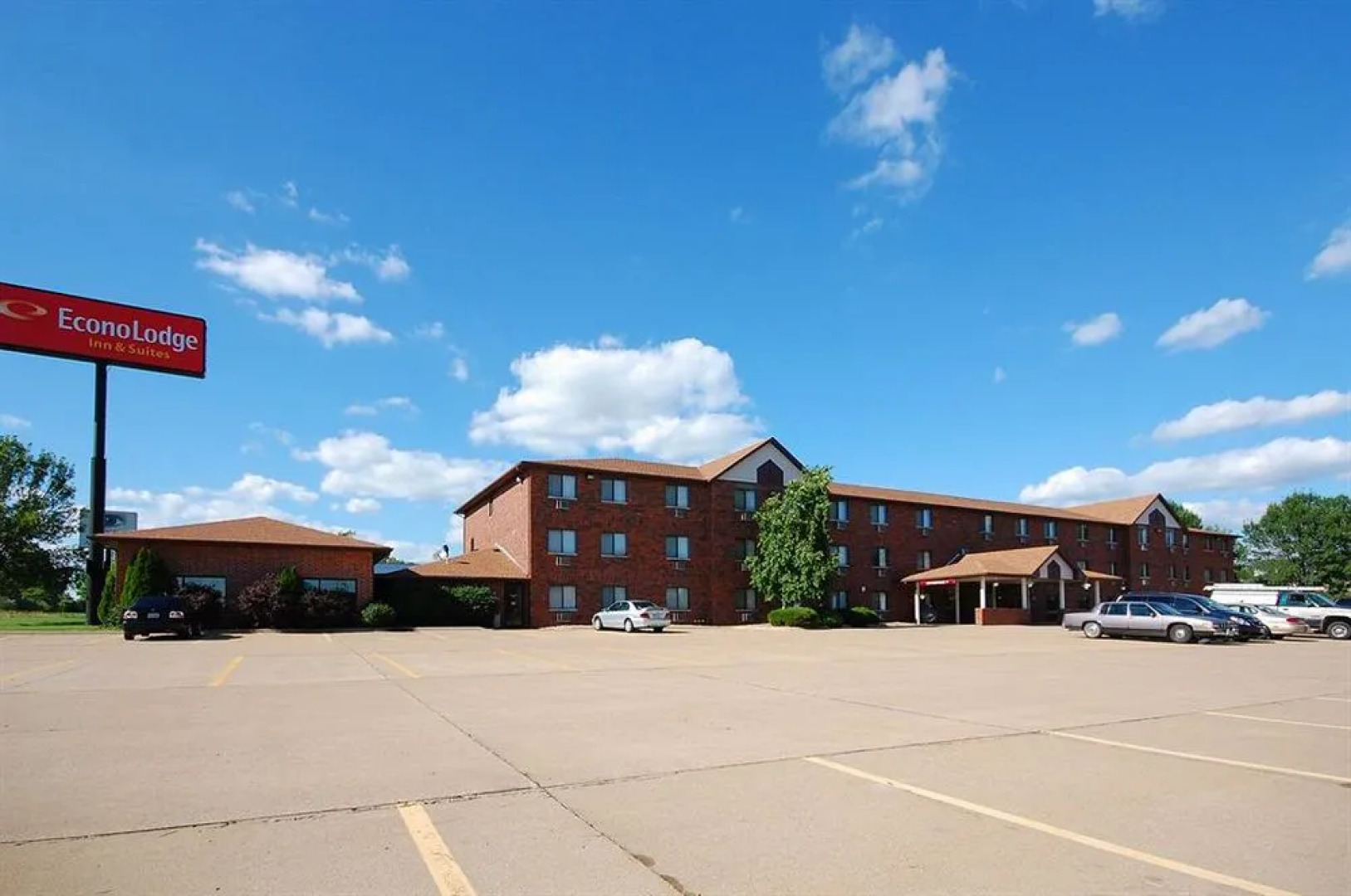 Econo Lodge Inn & Suites Bettendorf