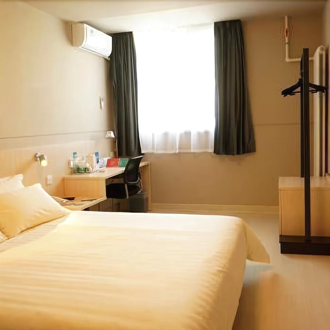 Jinjiang Inn Yingkou Bayuquan Century Square