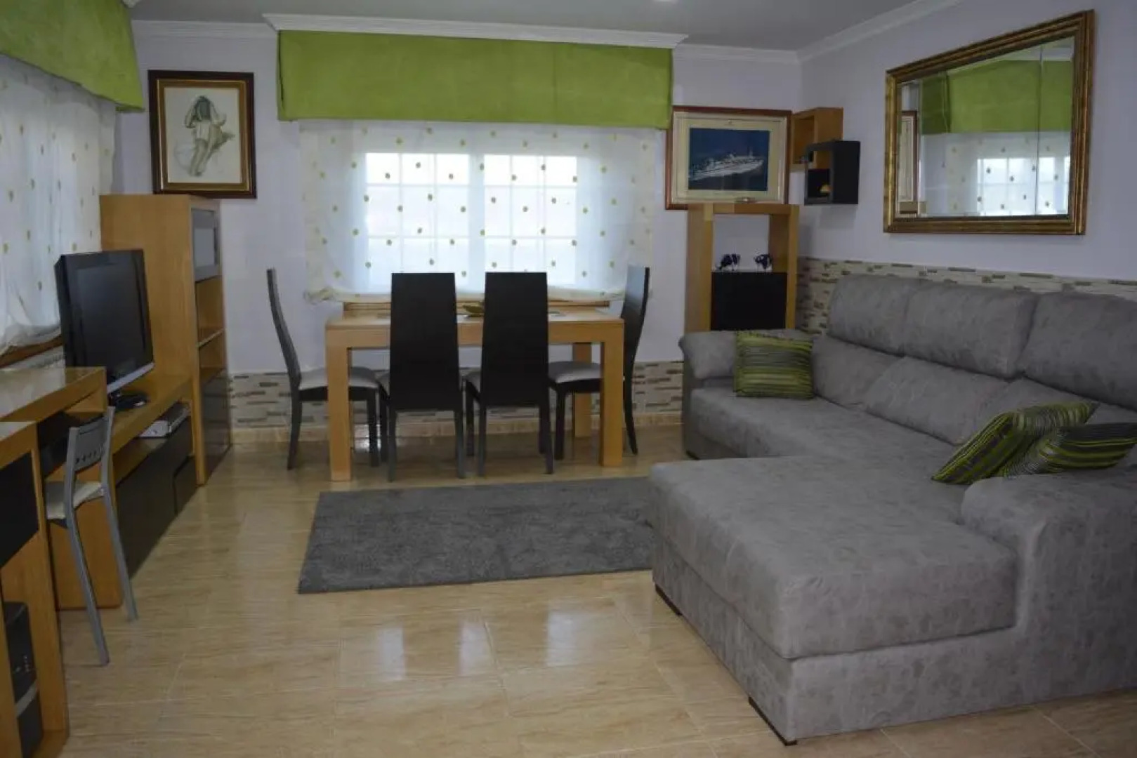 Apartamento coqueto de 3 habitaciones en COMBARRO