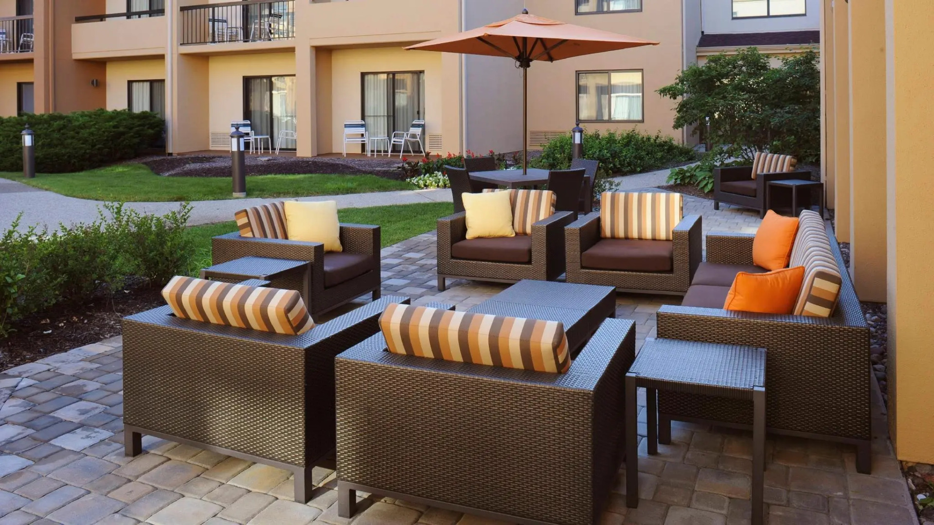 Courtyard Chicago Waukegan Gurnee