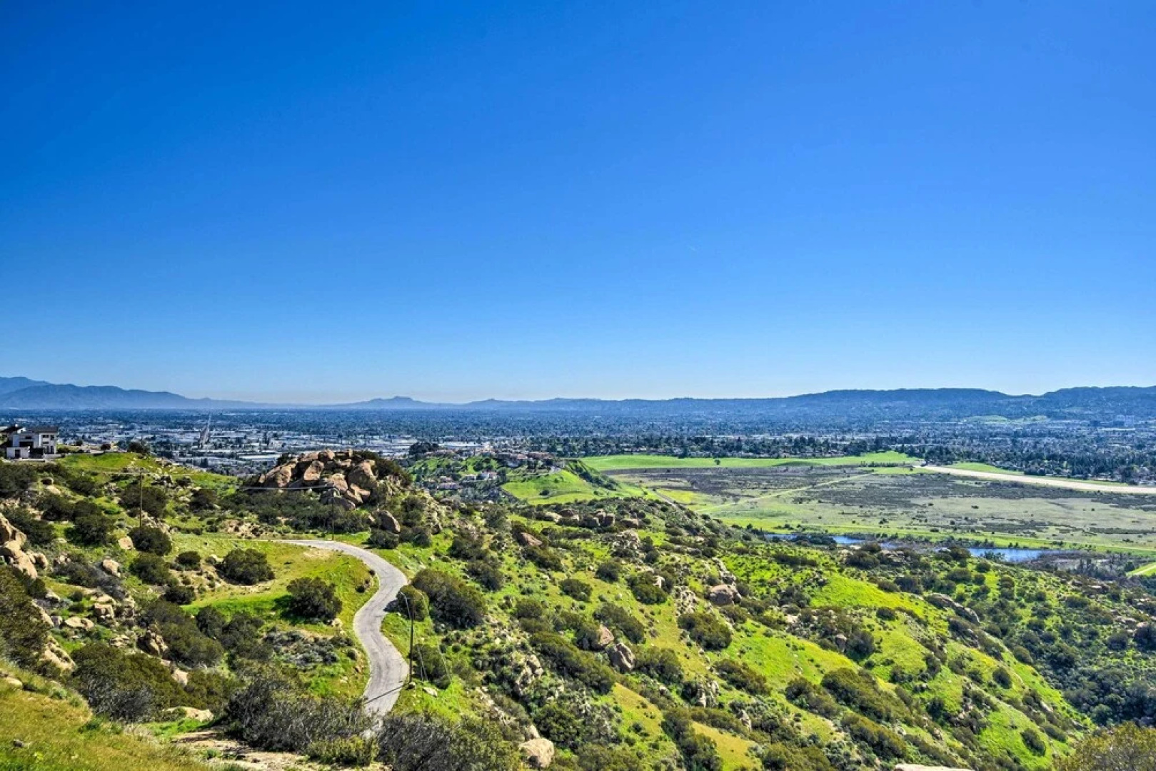 Chatsworth Studio w/ Mountain Views!