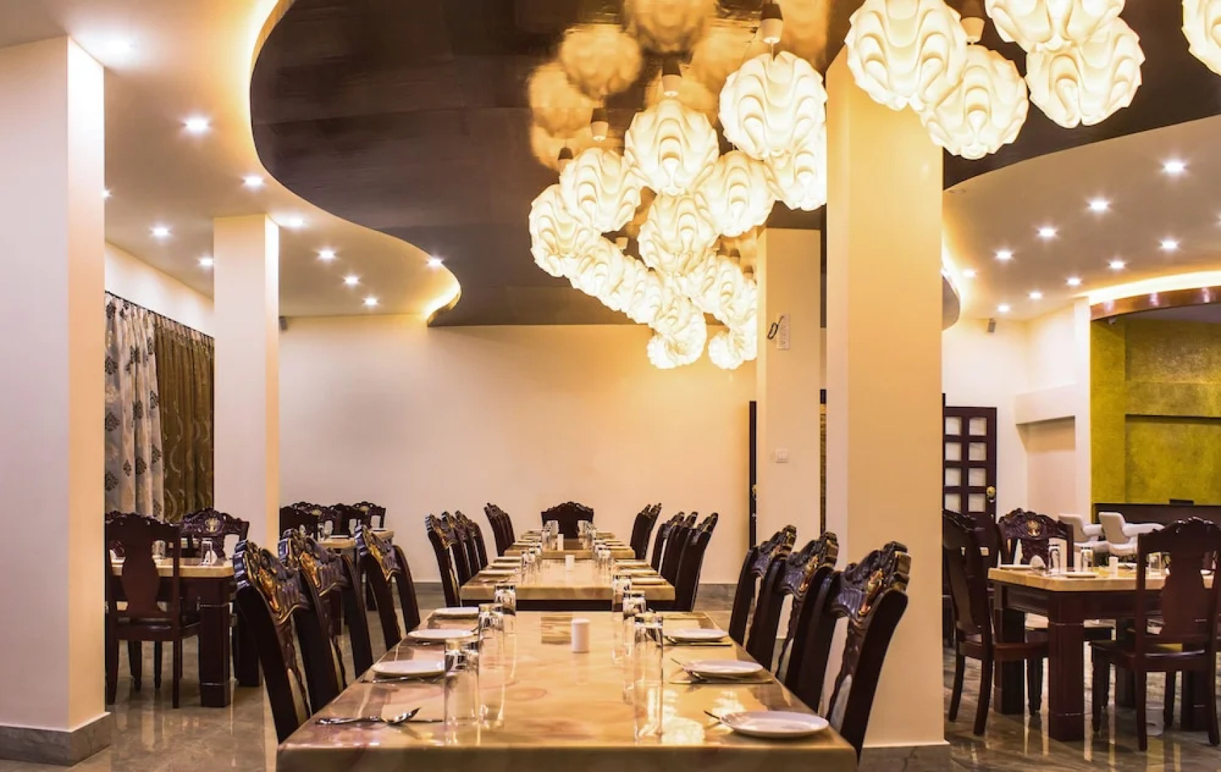 Hotel Royal Orchid & Spa