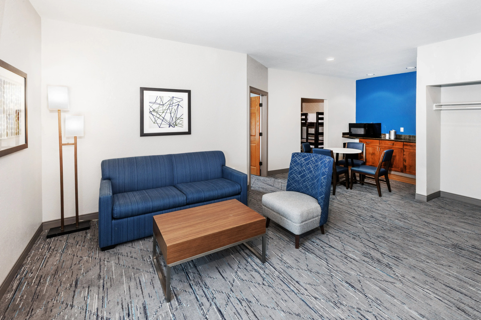 Holiday Inn Express & Suites Tulsa S Broken Arrow Hwy 51 by IHG