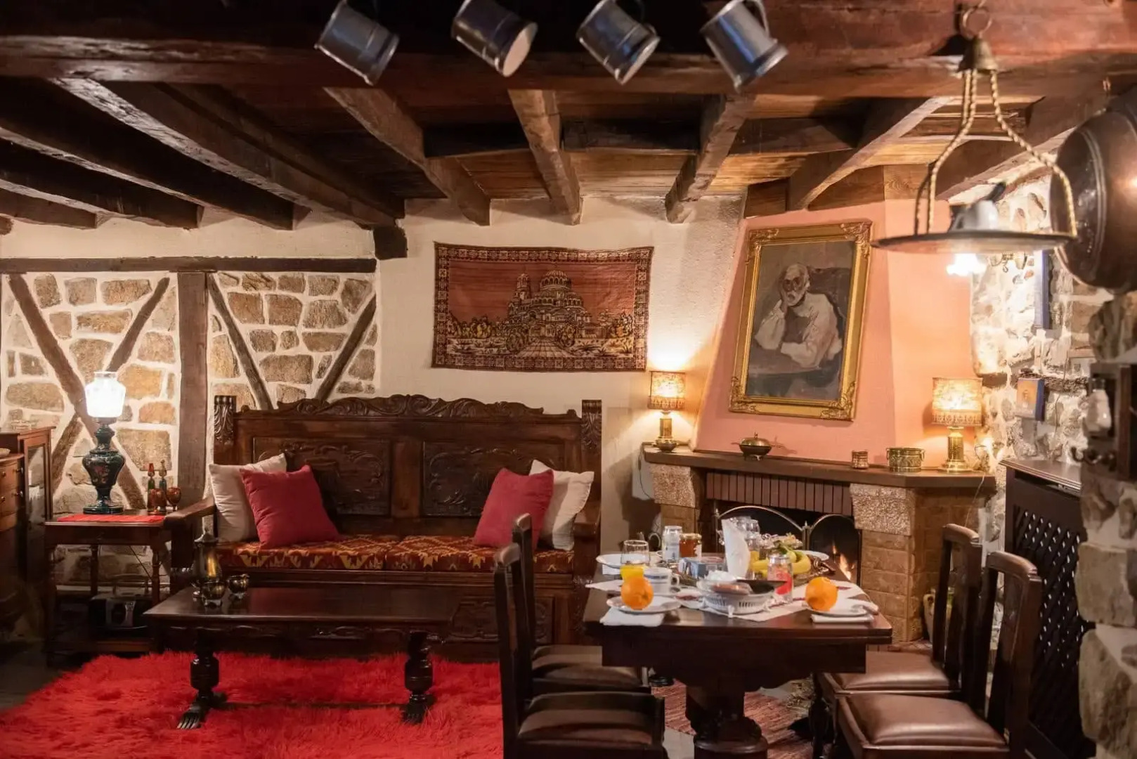 Dandy on the Hill in Arnaia | 4 Seasons Maisonette