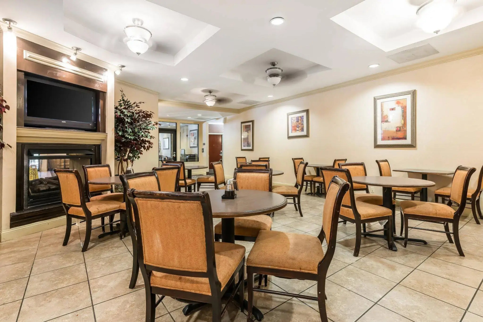 Comfort Suites near MCAS Beaufort