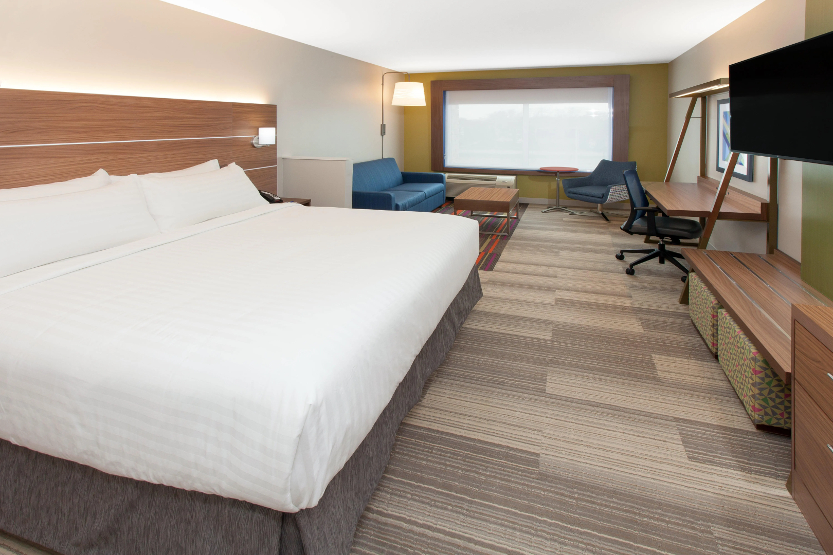 Holiday Inn Express and Suites Detroit/Sterling Heights by IHG
