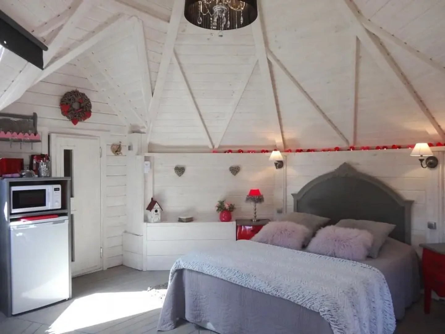 D-Day Kota Hebergement Insolite et chambres d'Hotes "La Naomath"