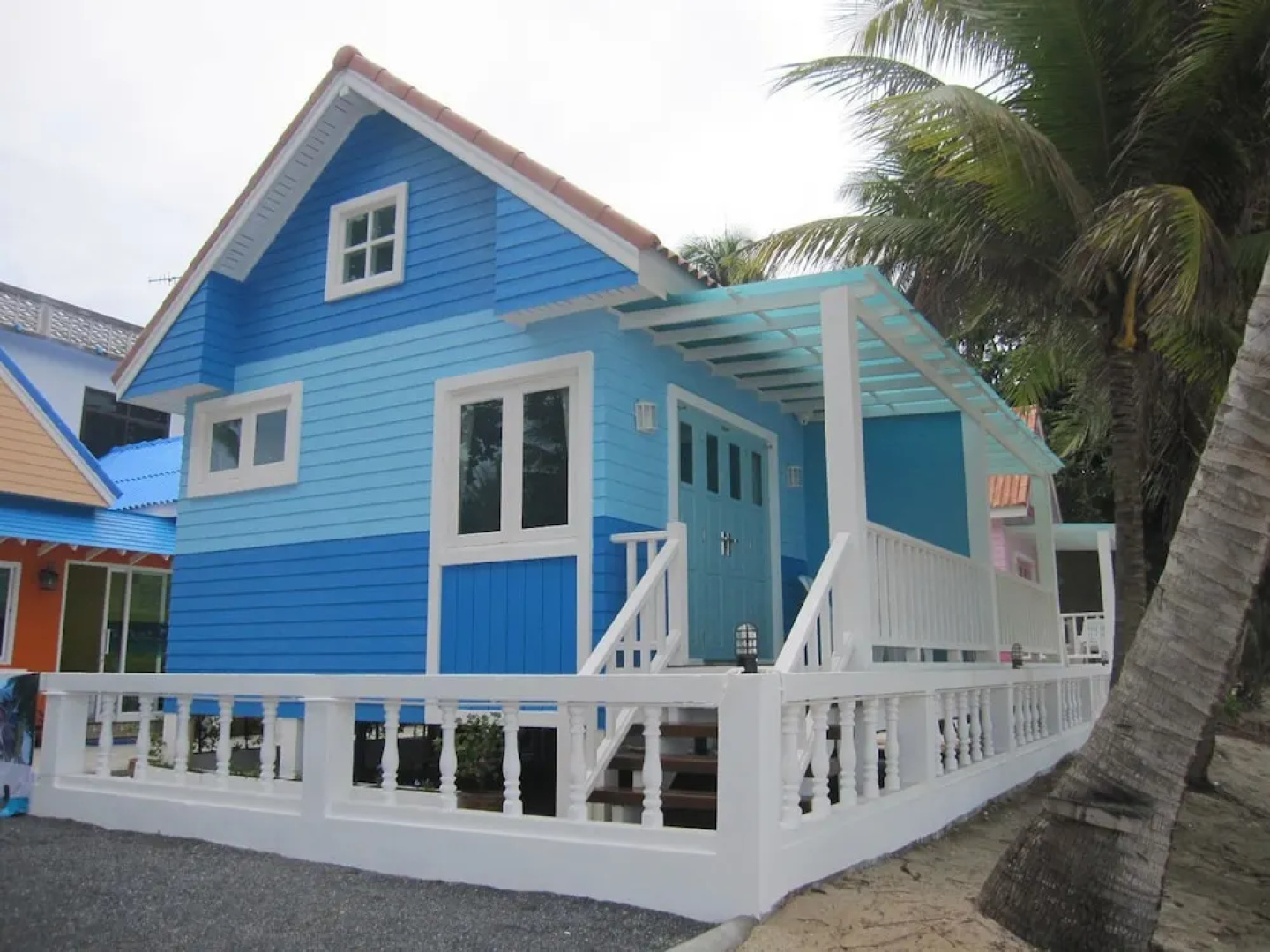 Teeny Beach Bungalow