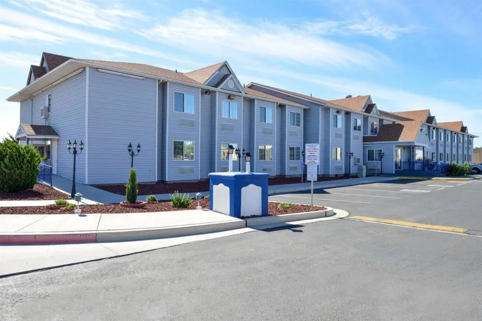 Rodeway Inn & Suites