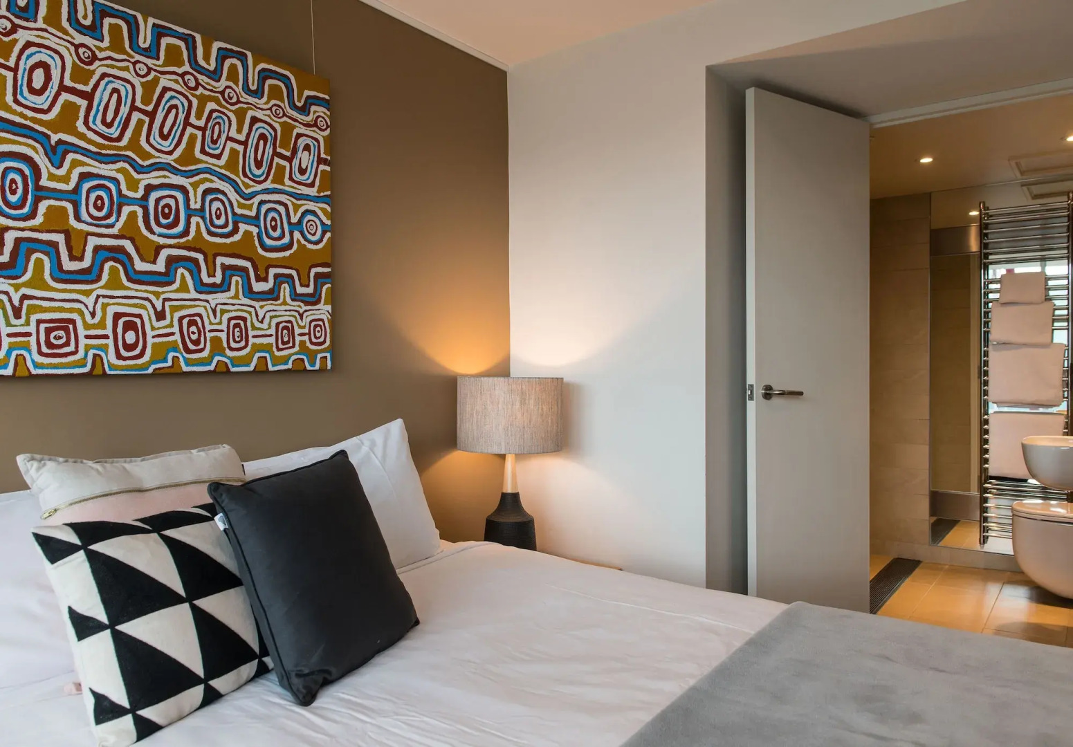 Sullivans Cove Apartments