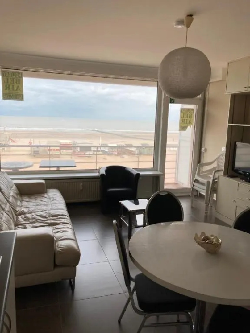 SEAVIEW Studio with sleeping corner 4 p - OOSTENDE - Type Sluis - direct seaview, situated at the beachfront