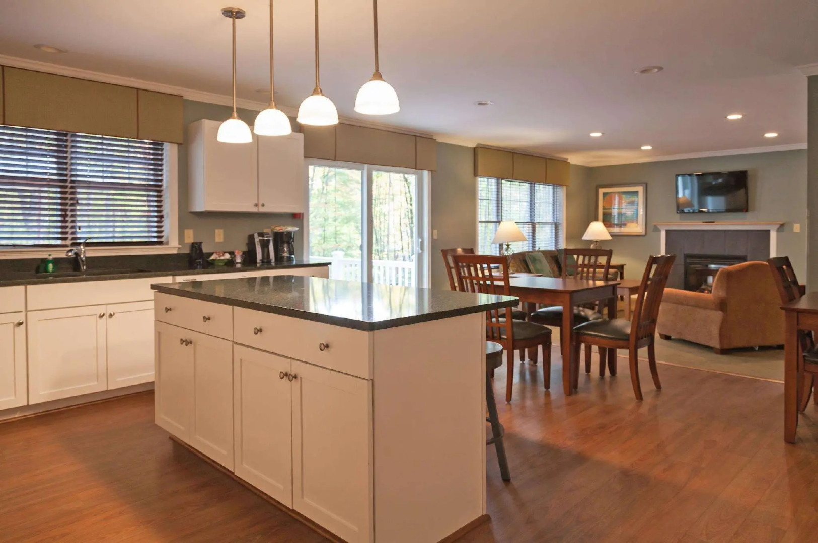 Red Jacket Mountain View Hotel